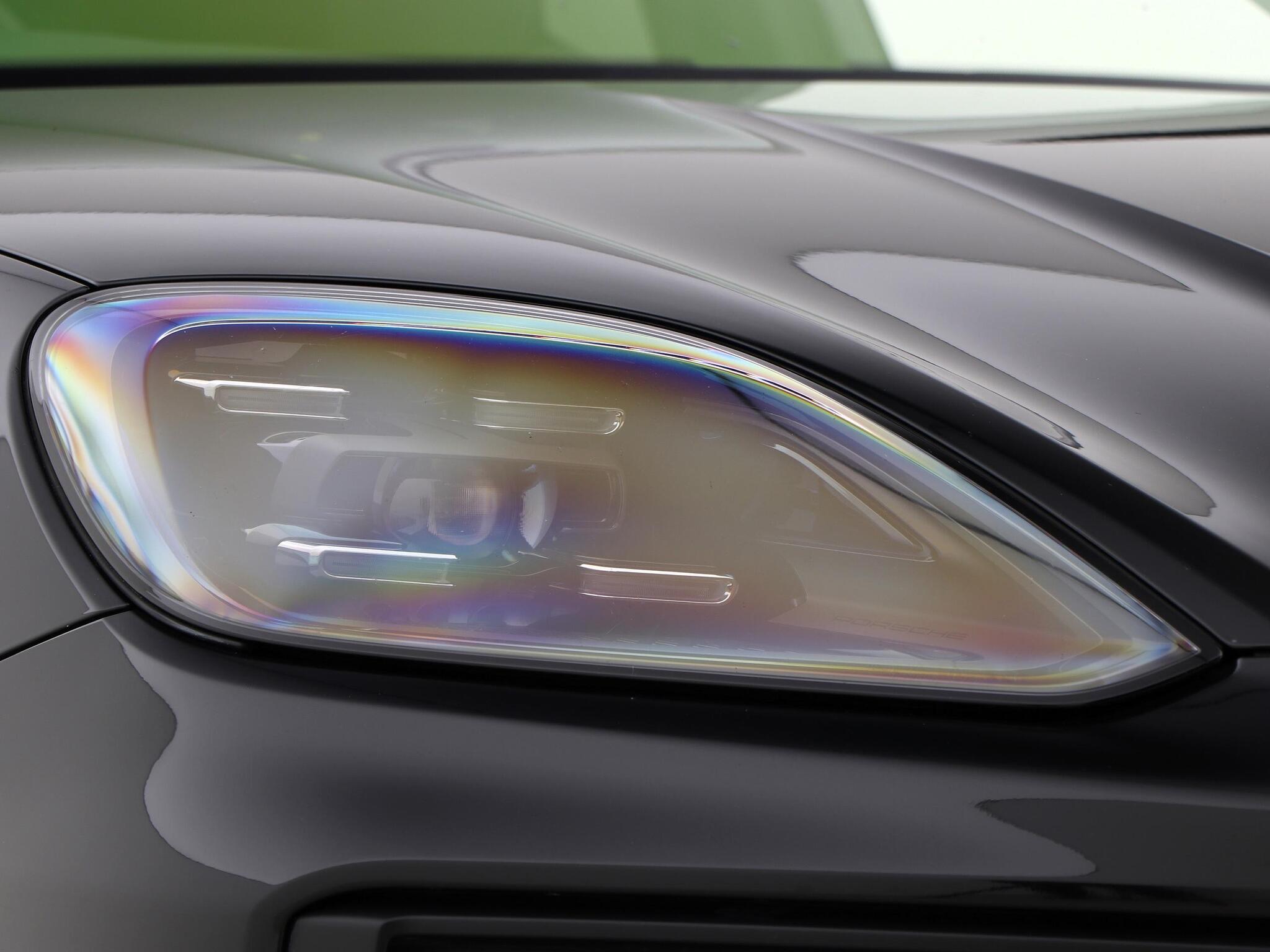 Porsche Cayenne view 12