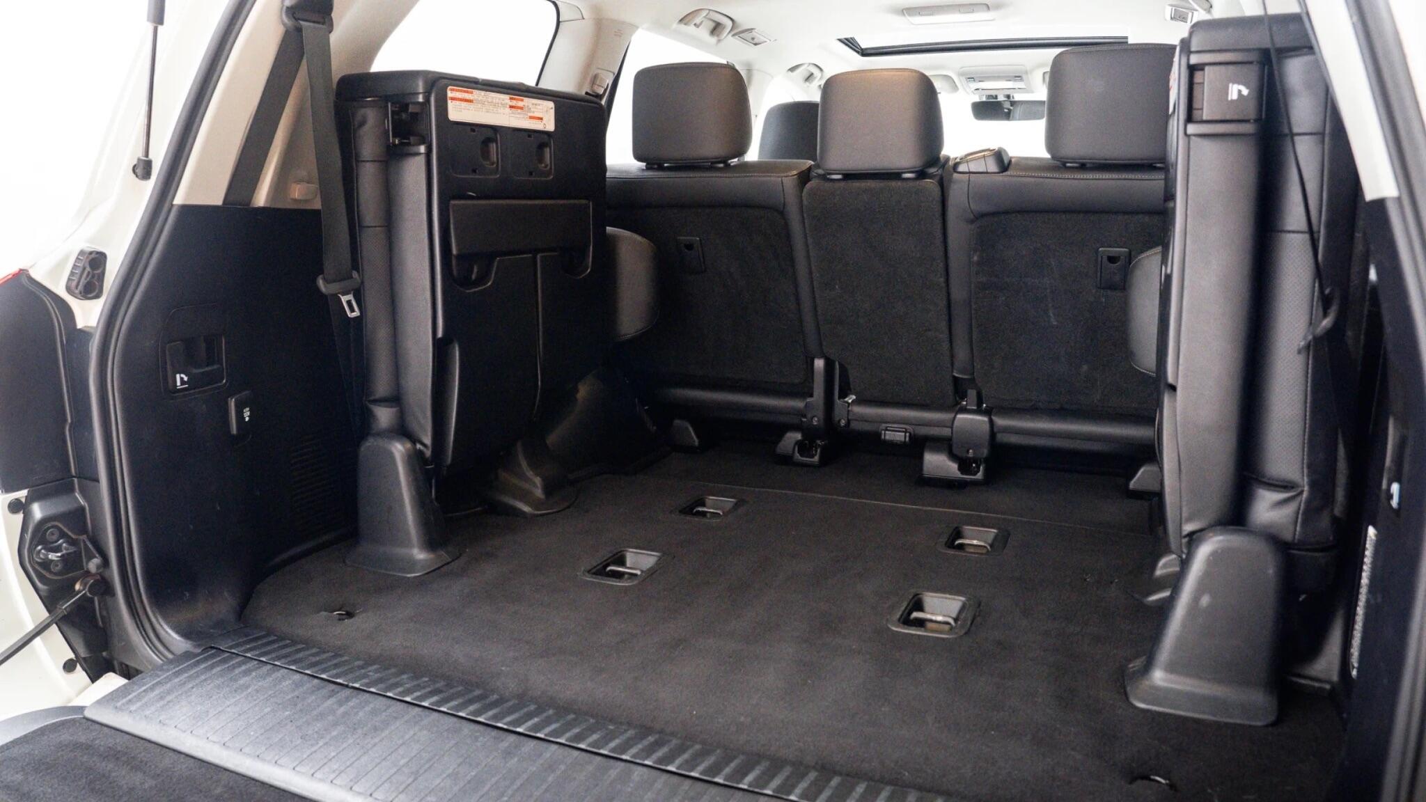 Toyota Land Cruiser view 47