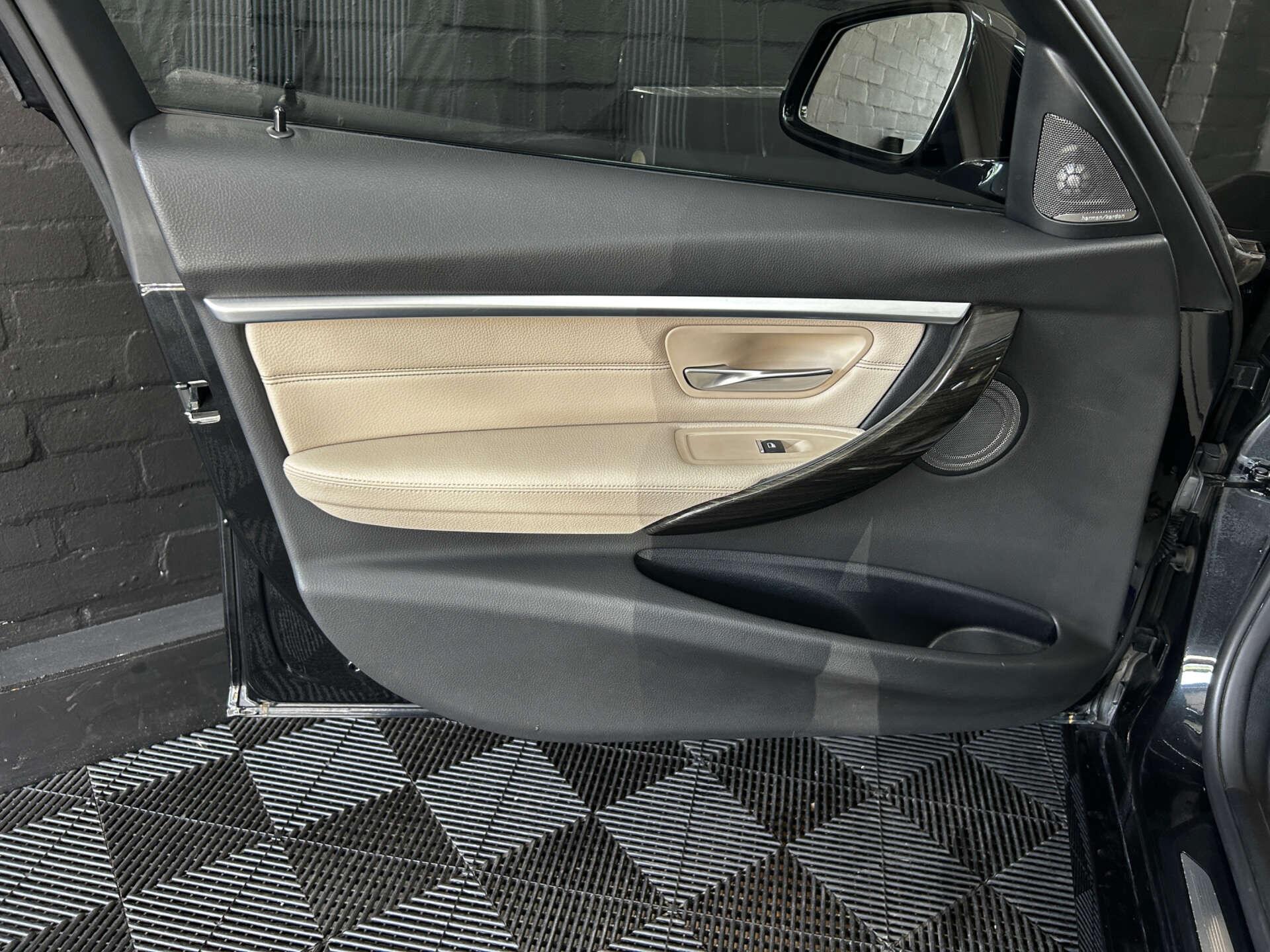 BMW 3 Series view 76