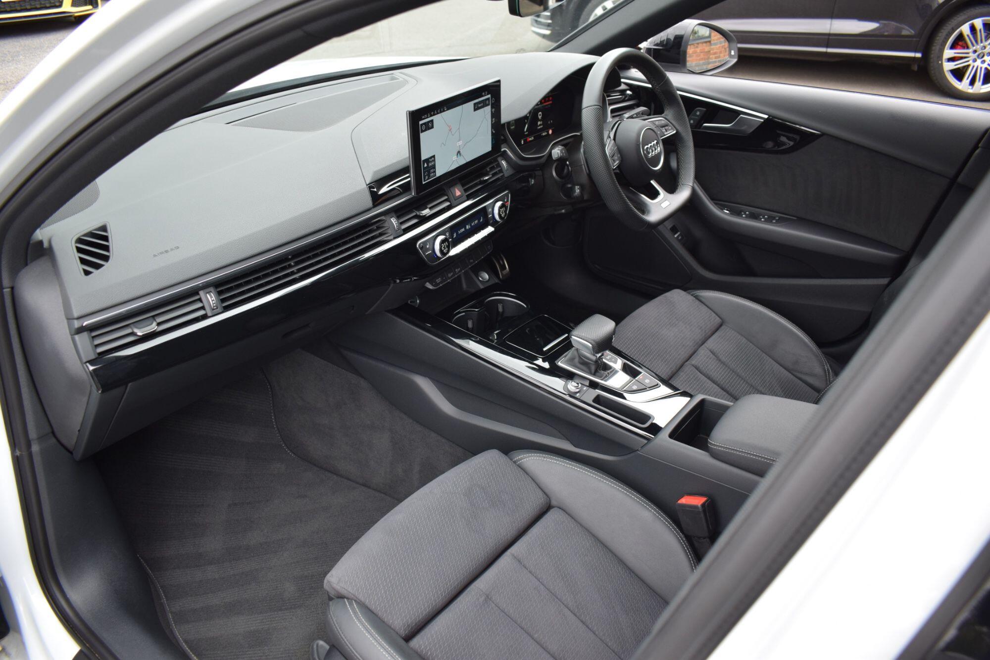 Audi A4 view 30