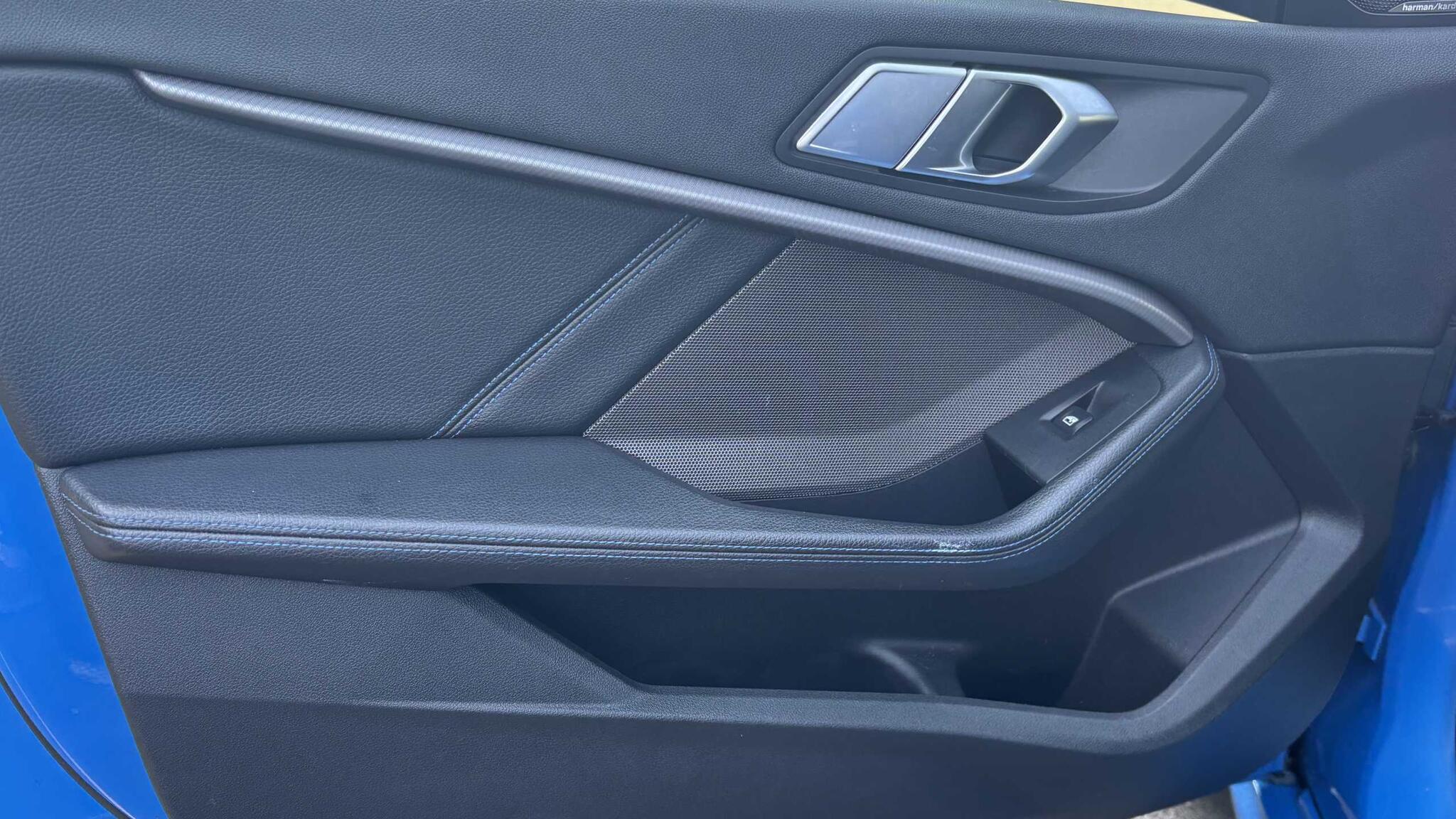 BMW 2 Series view 24