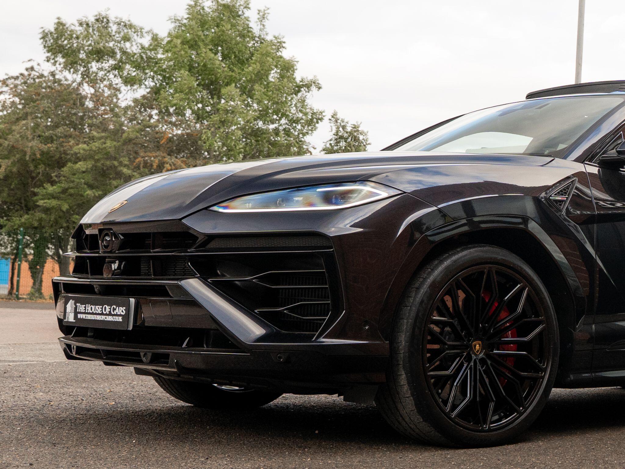 Lamborghini Urus view 18