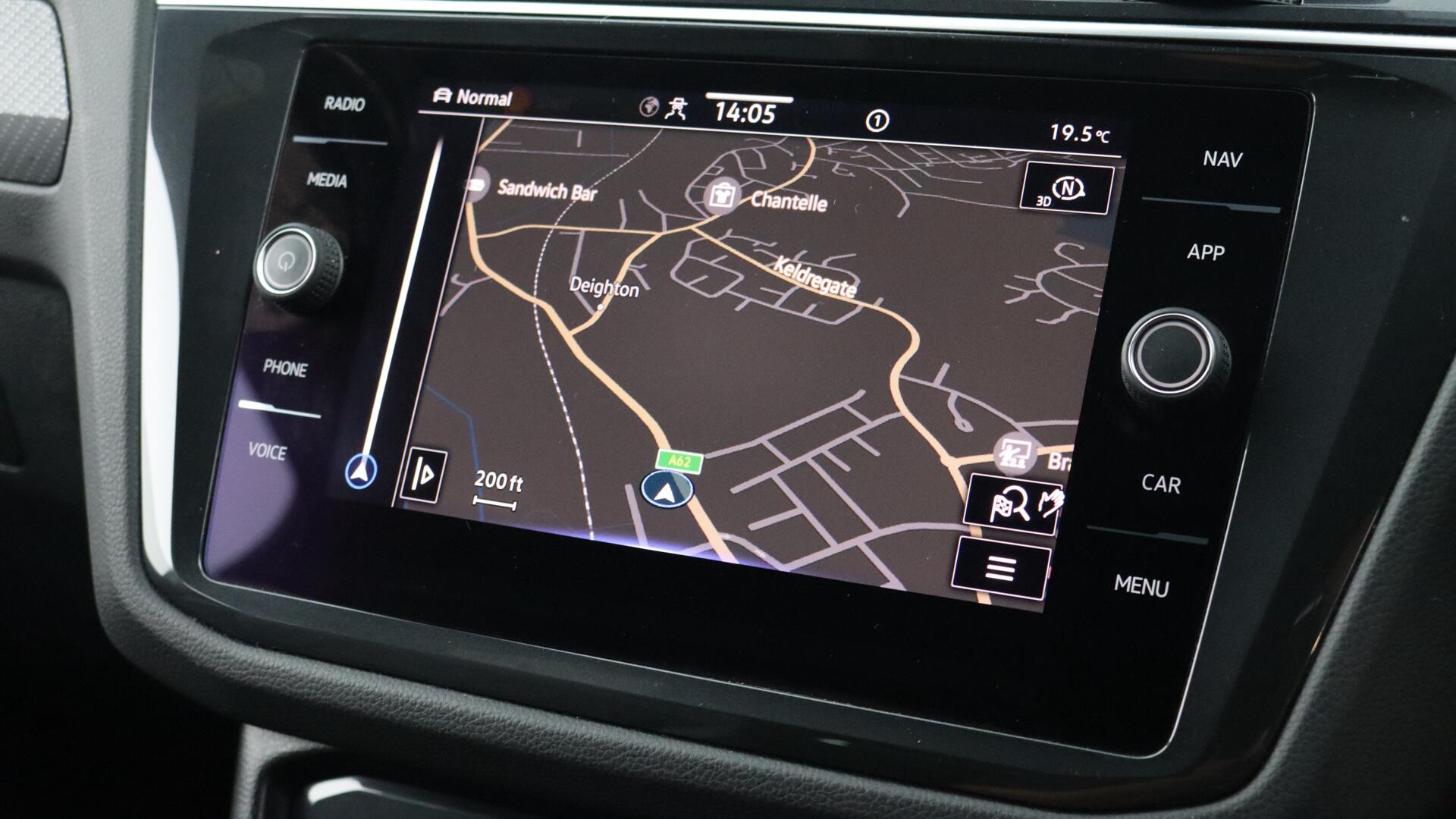 Volkswagen Tiguan view 16