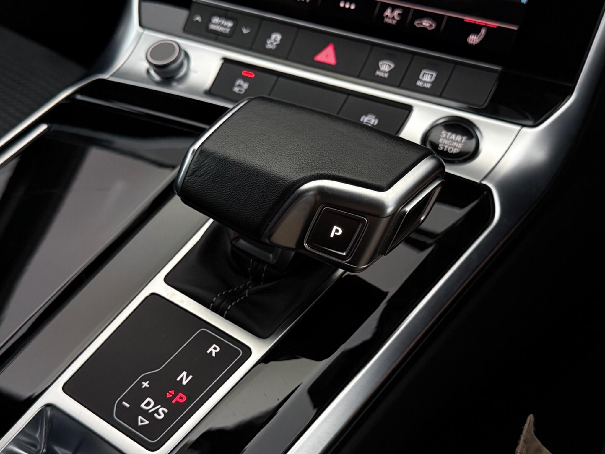 Audi A6 view 32