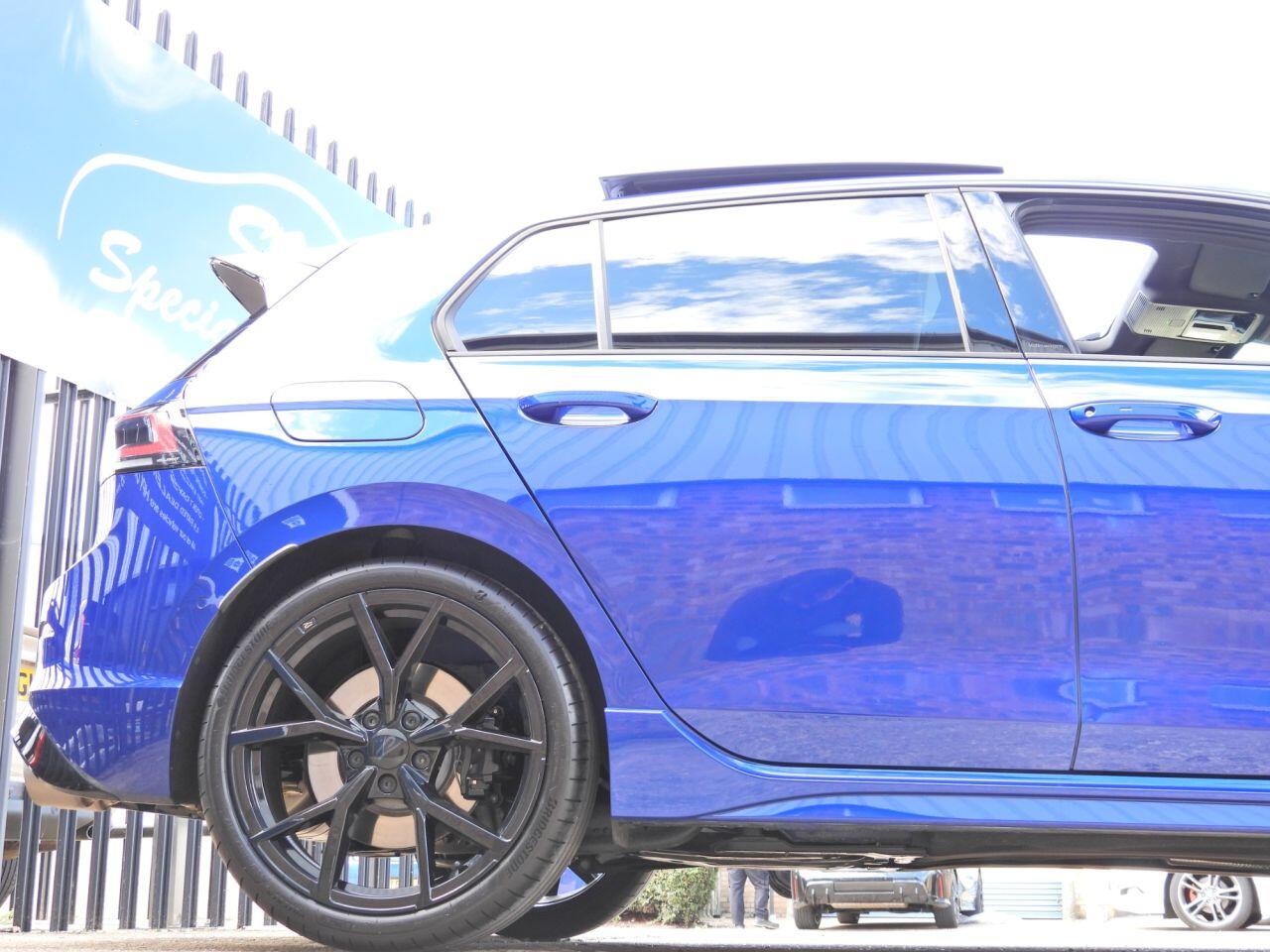 Volkswagen Golf view 17