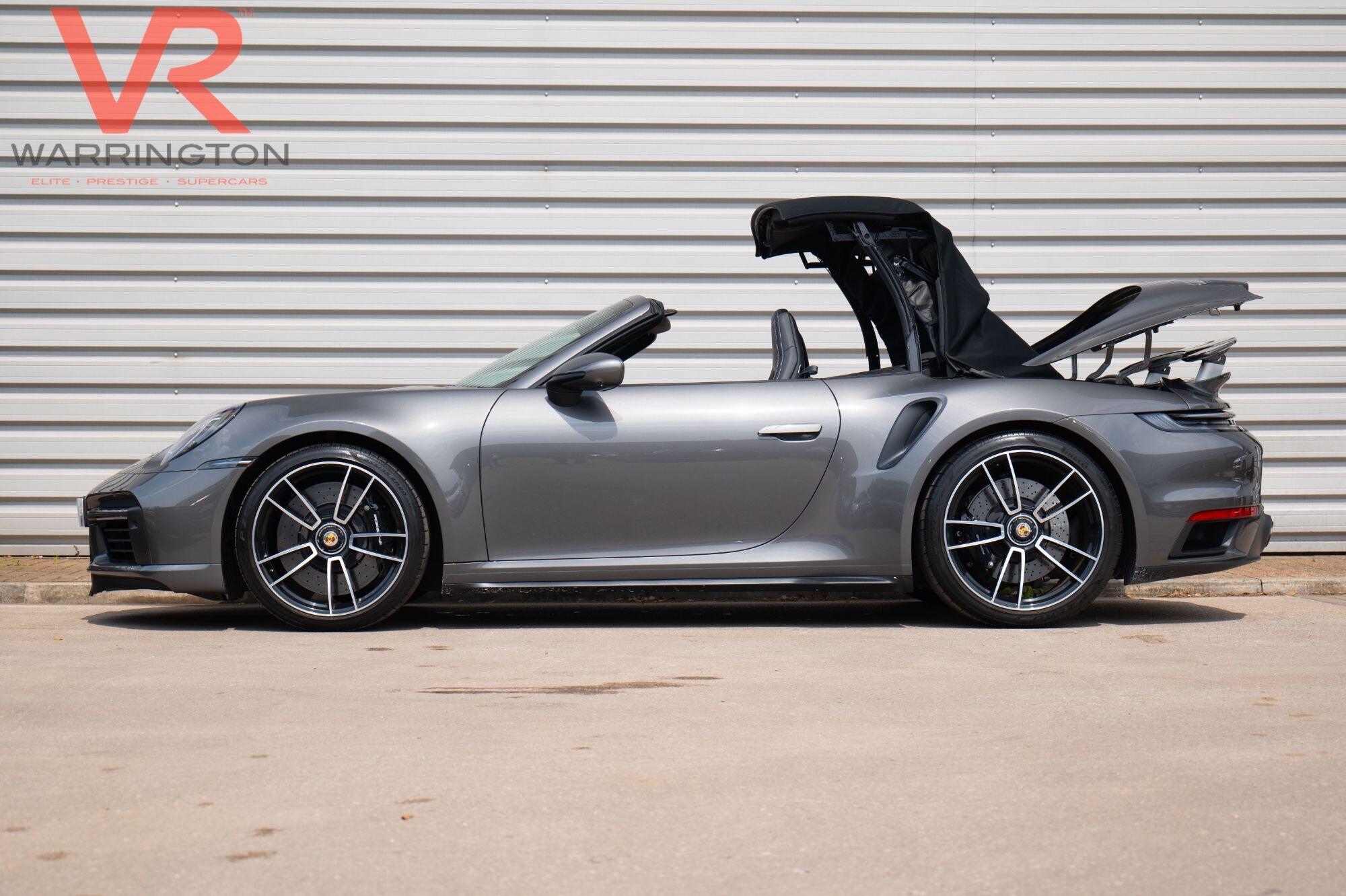 Porsche 911 view 8