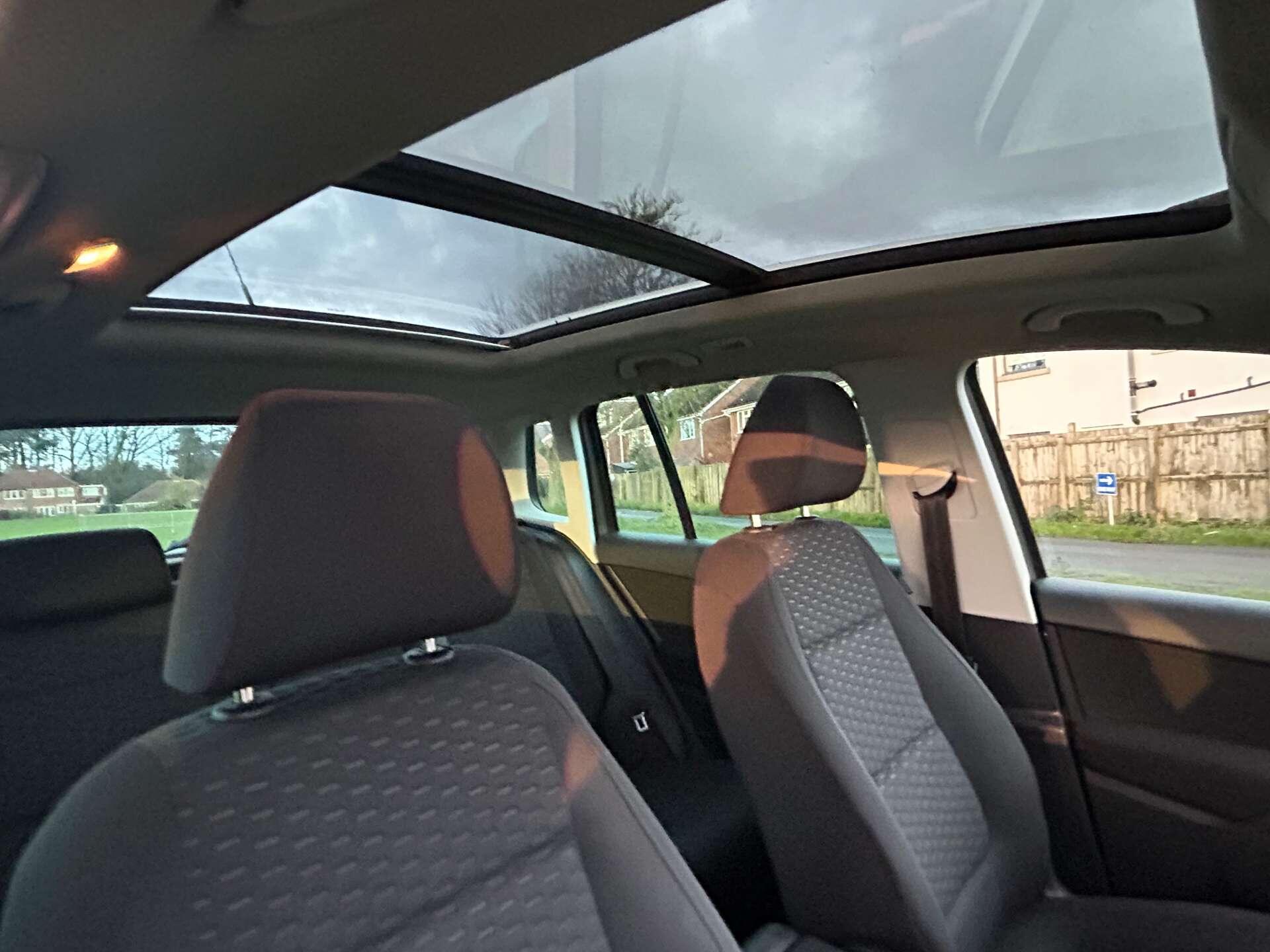 Volkswagen Tiguan view 37
