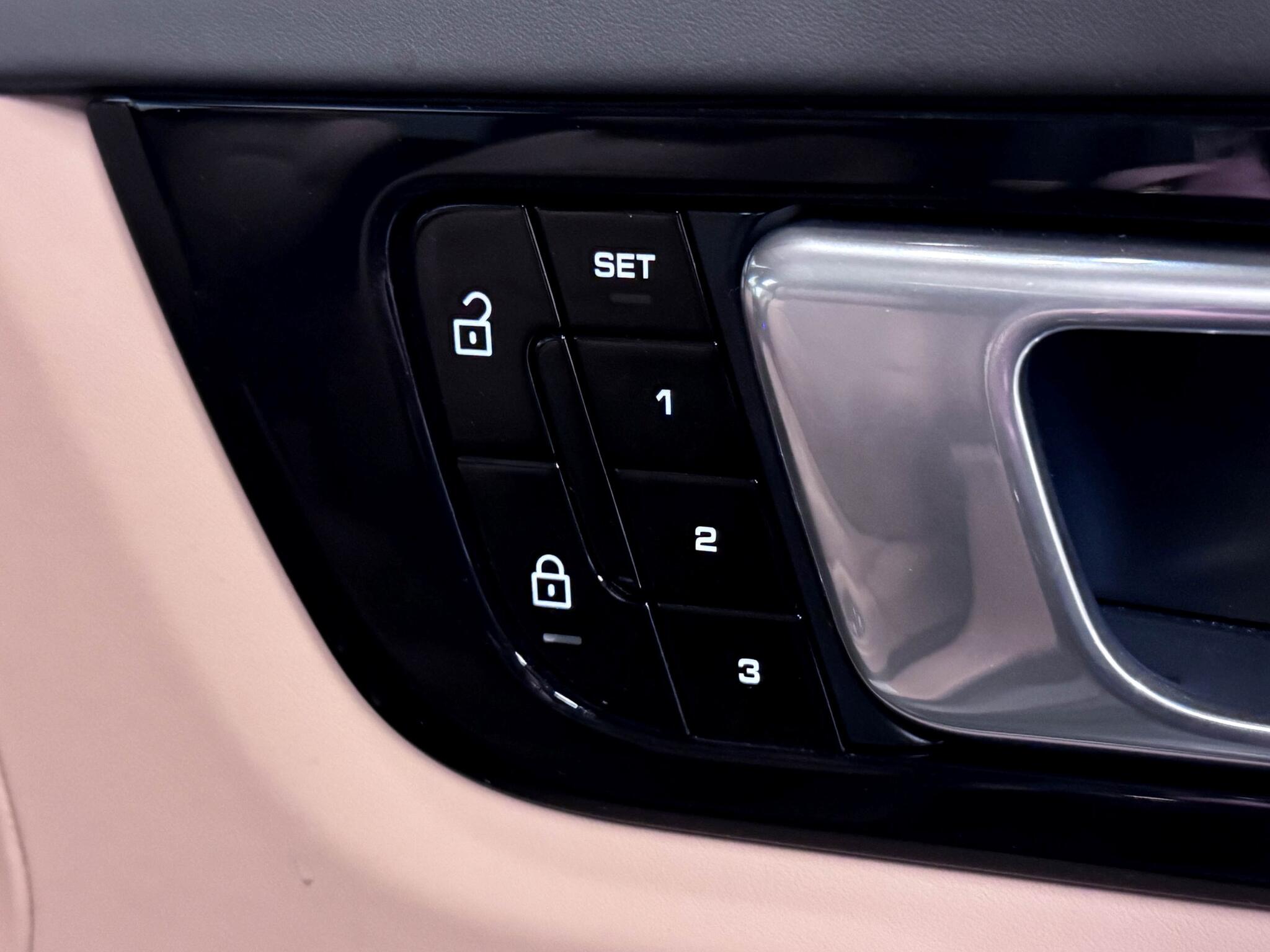 Porsche Cayenne view 30