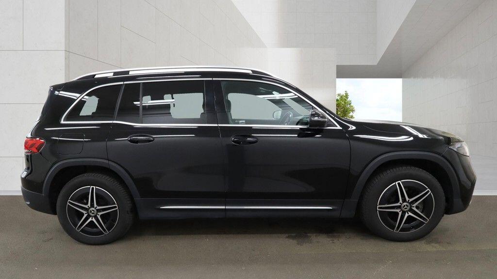 Mercedes-Benz Eqb view 3