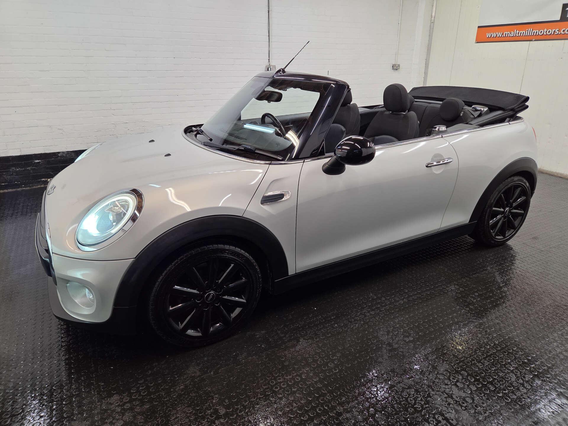 Mini Convertible view 11