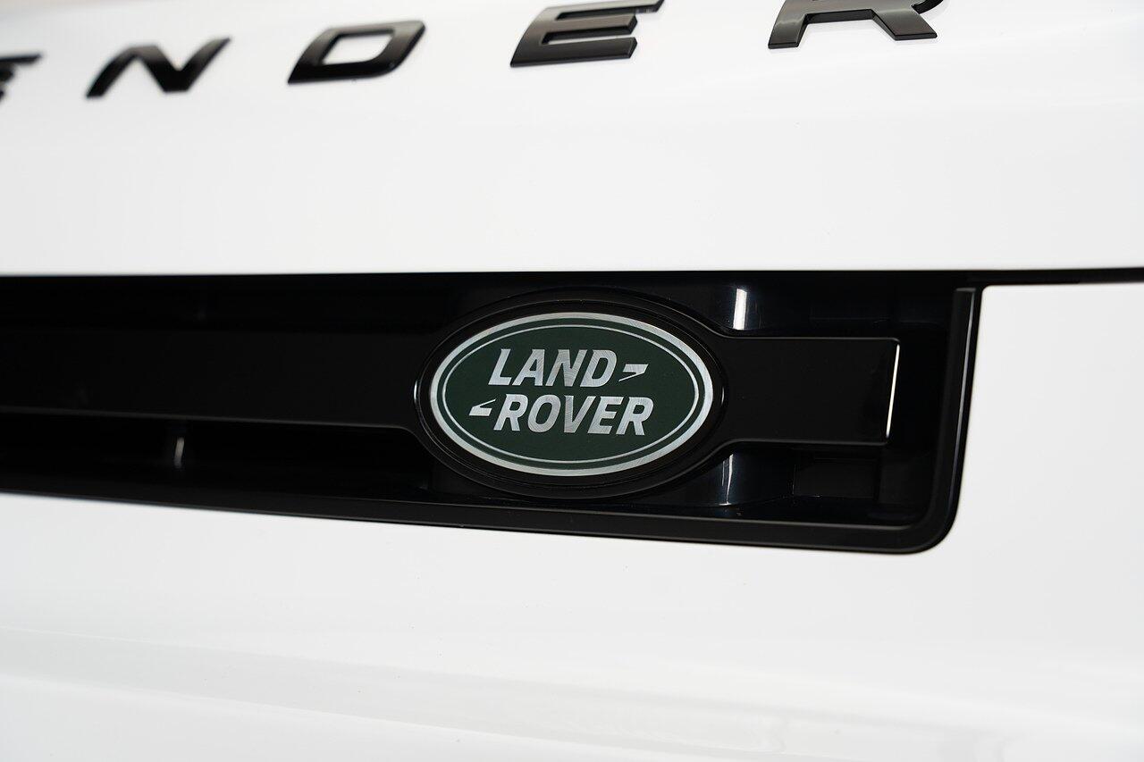Land Rover Defender 90 view 35