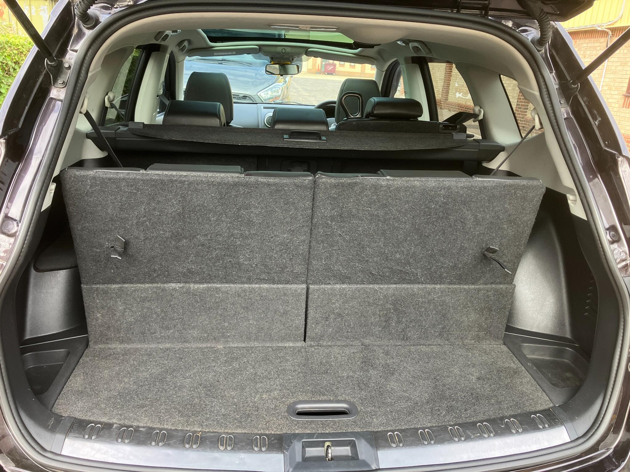 Nissan Qashqai+2 view 12