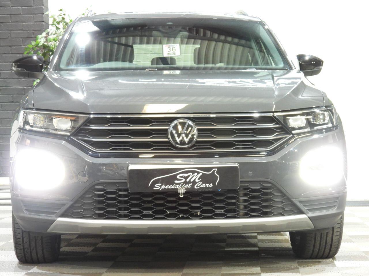 Volkswagen T-Roc view 14