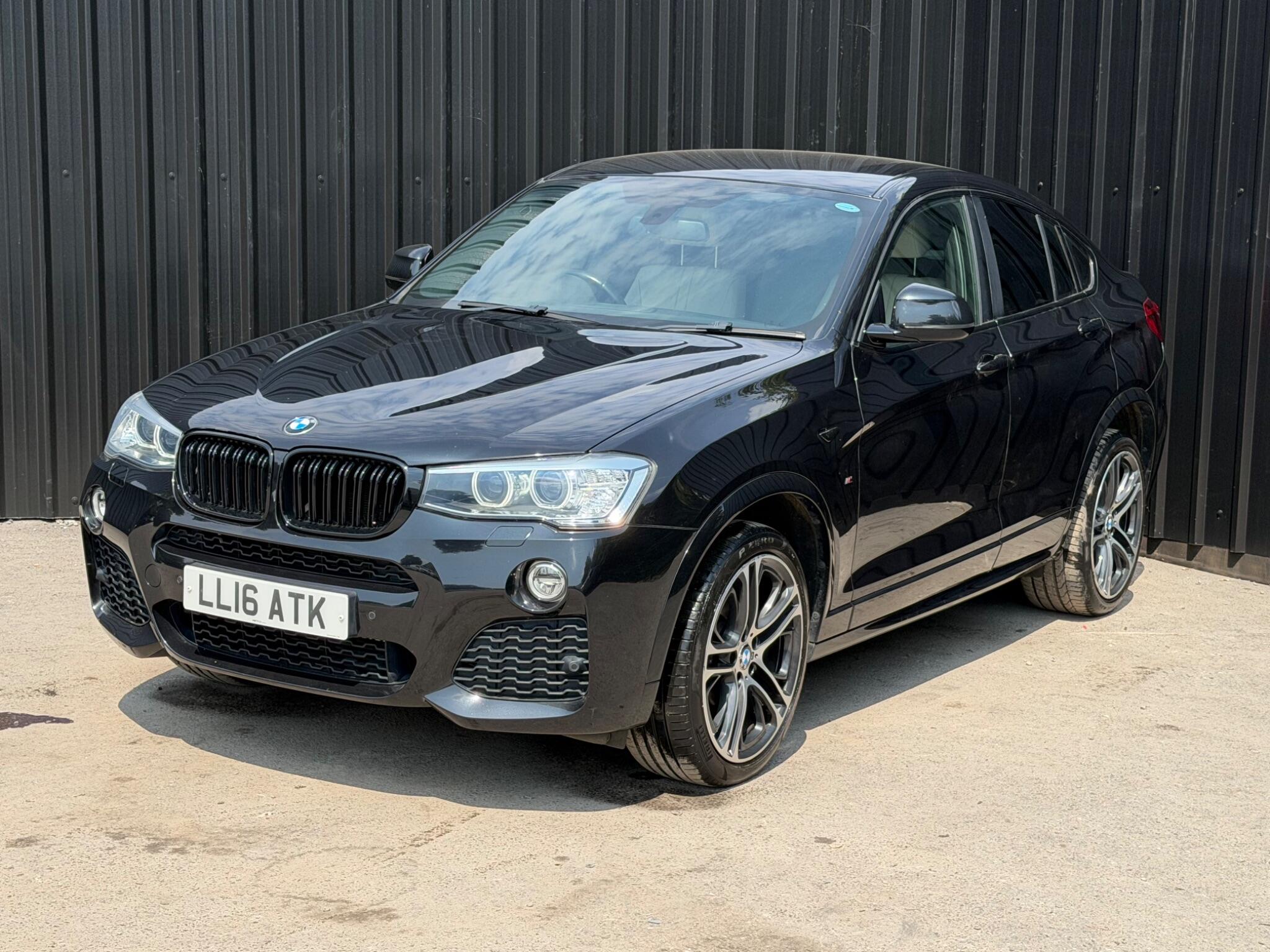 BMW X4 view 29
