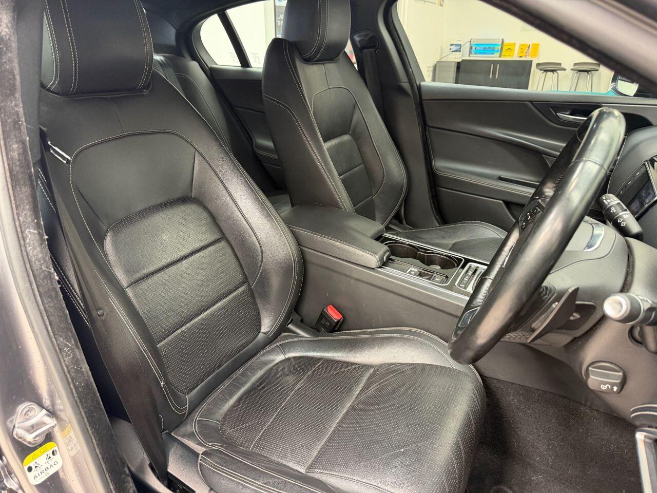 Jaguar Xe view 26