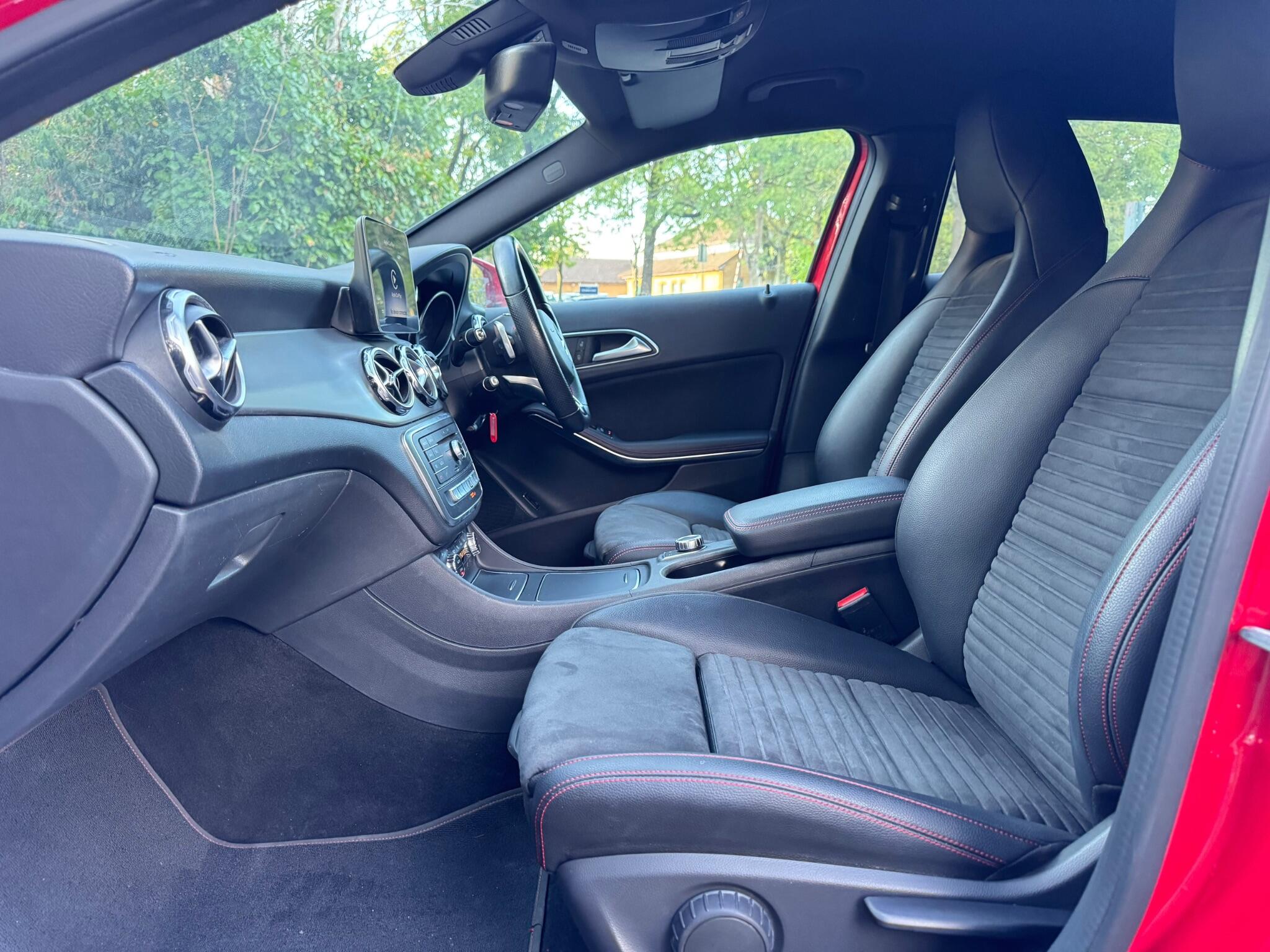 Mercedes-Benz Gla view 16