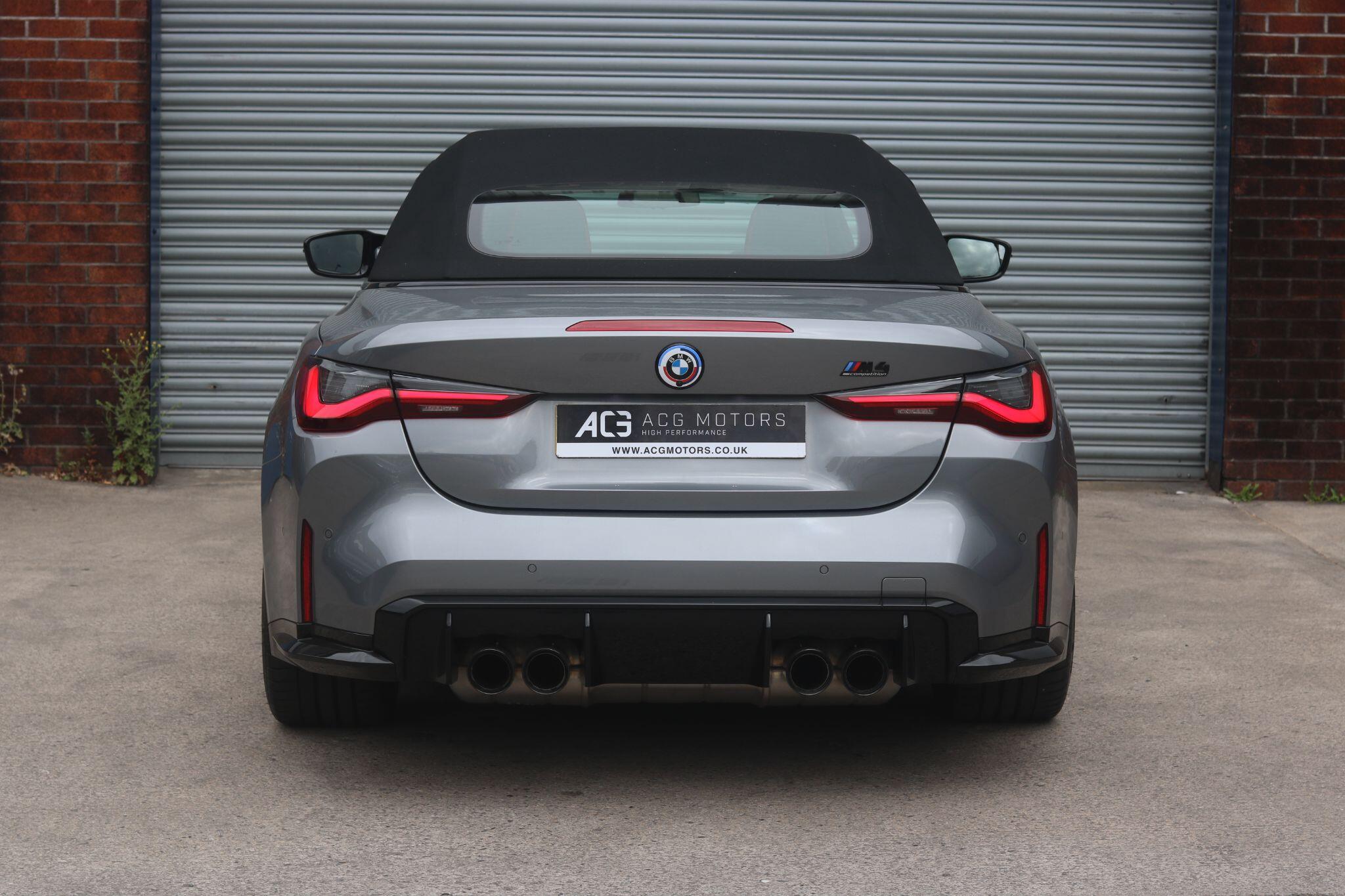BMW M4 view 4