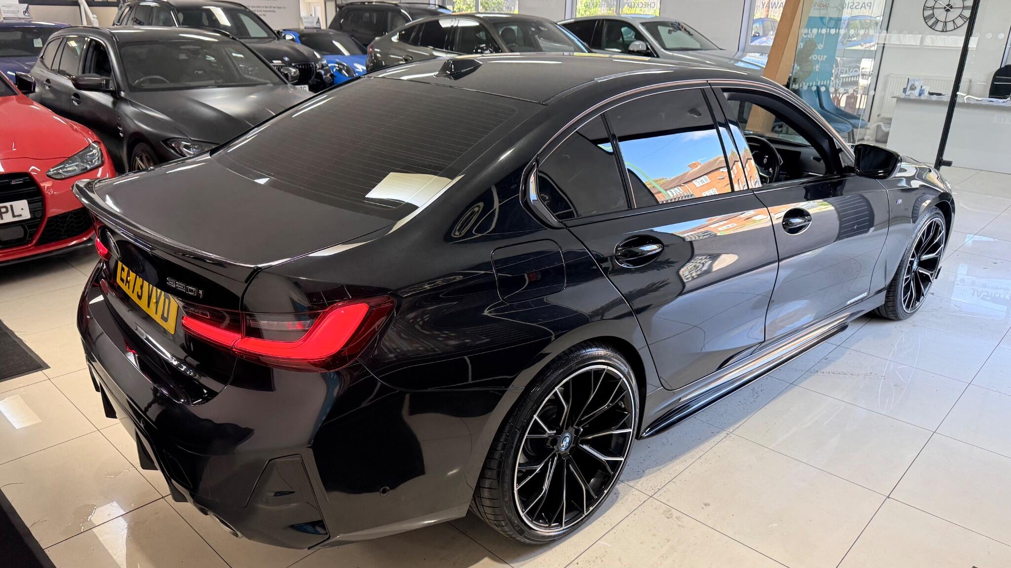 BMW 3 Series view 44