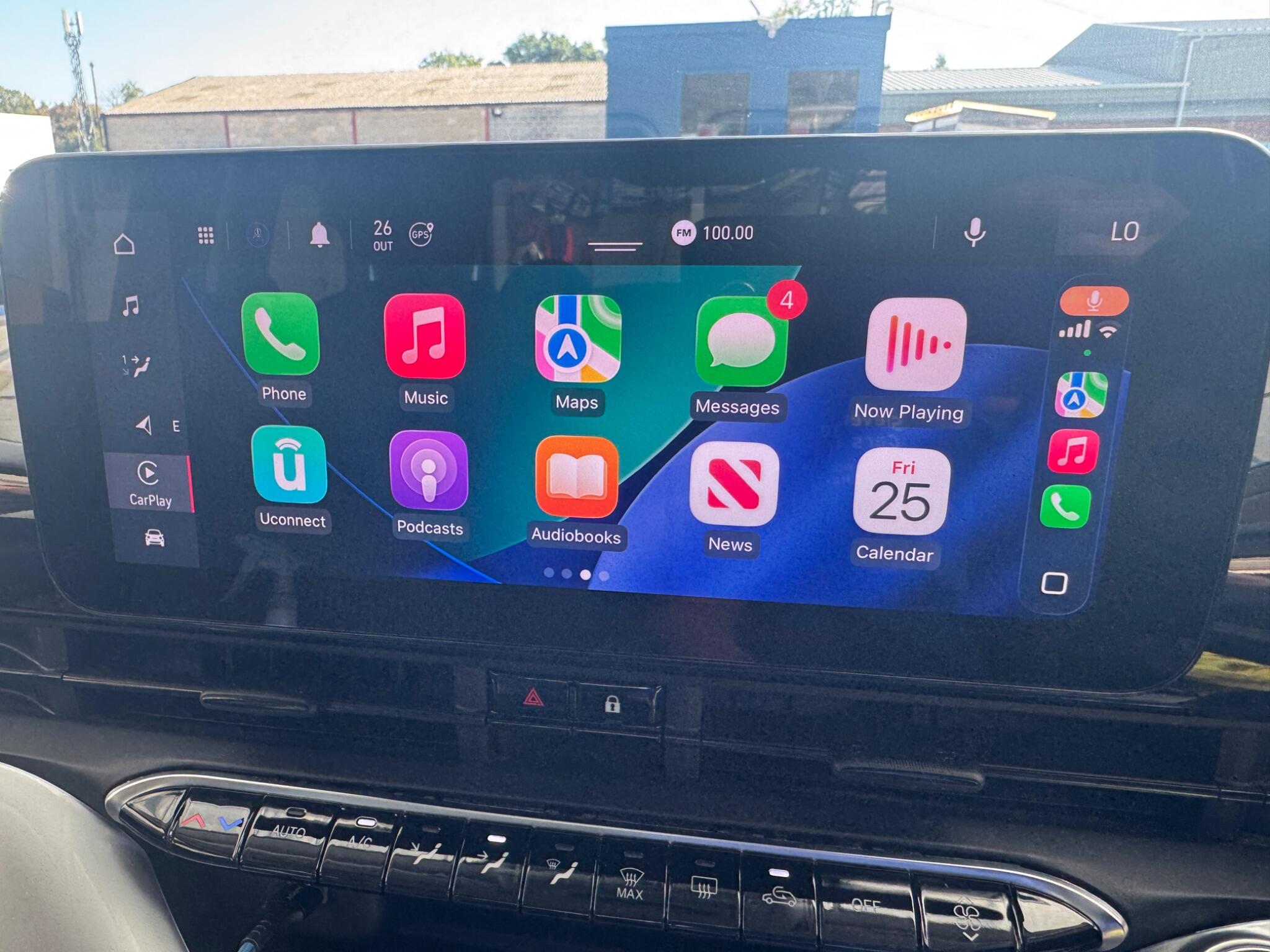 Fiat 500e view 3