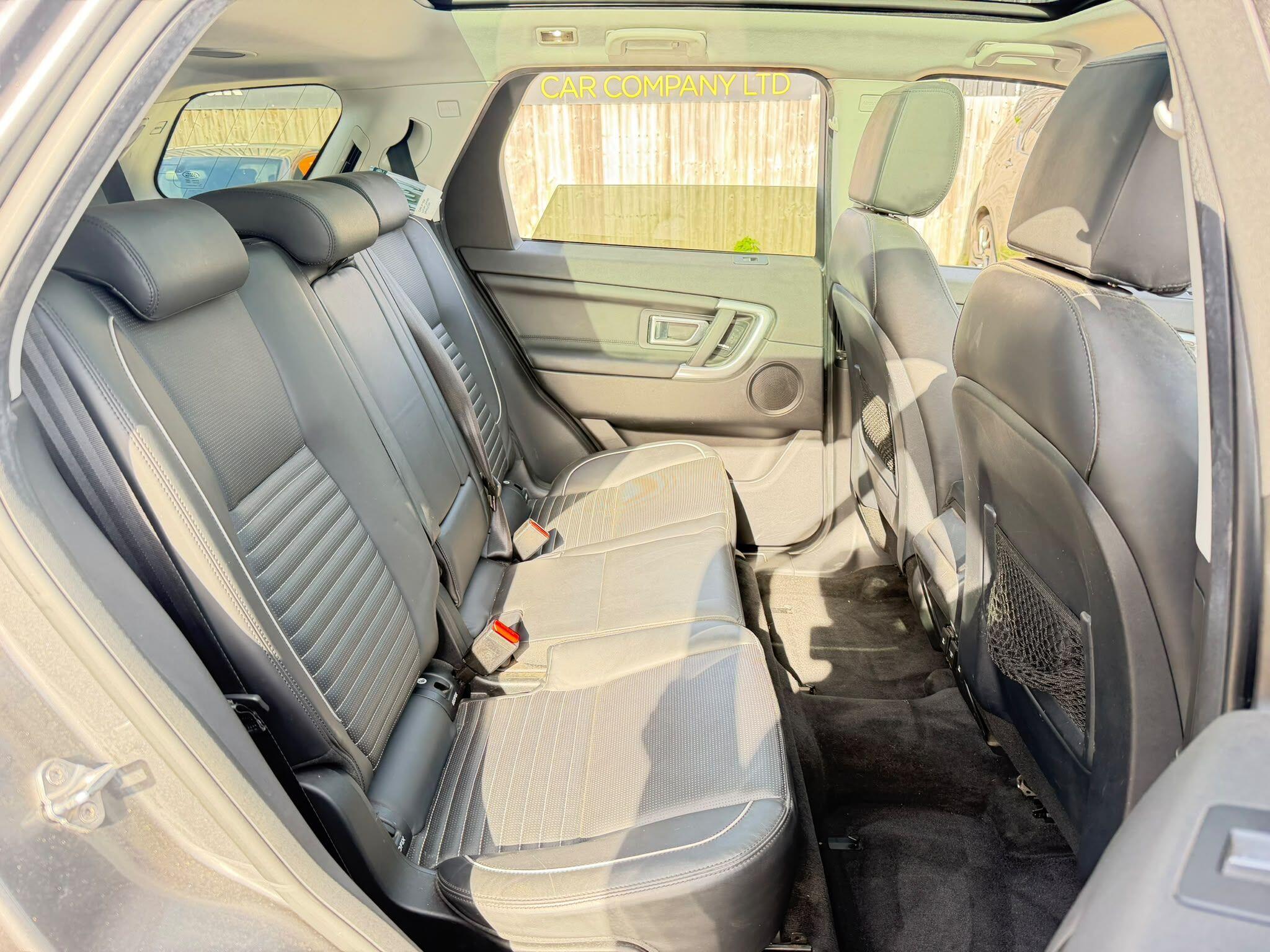 Land Rover Discovery Sport view 14