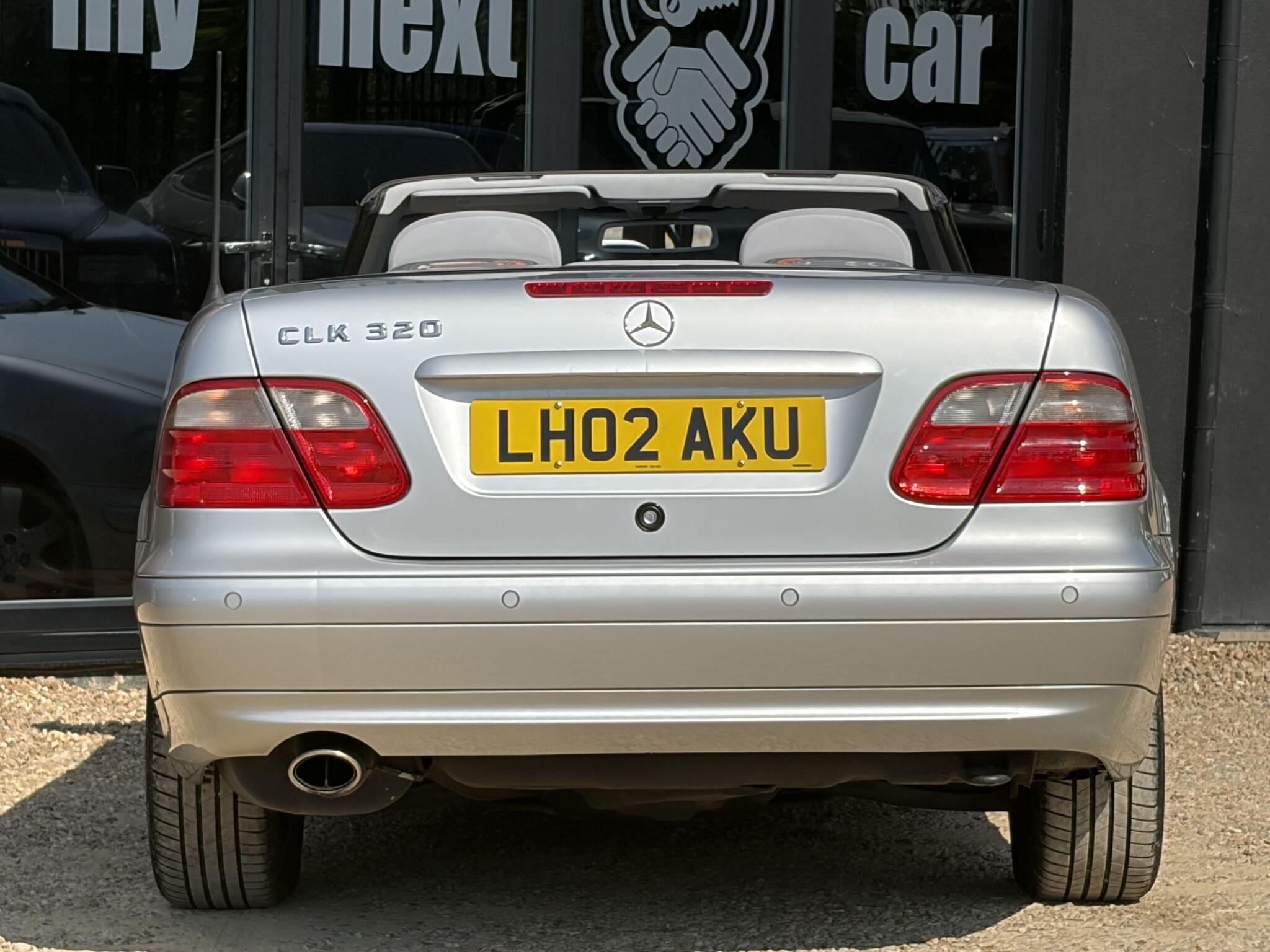 Mercedes-Benz CLK view 8