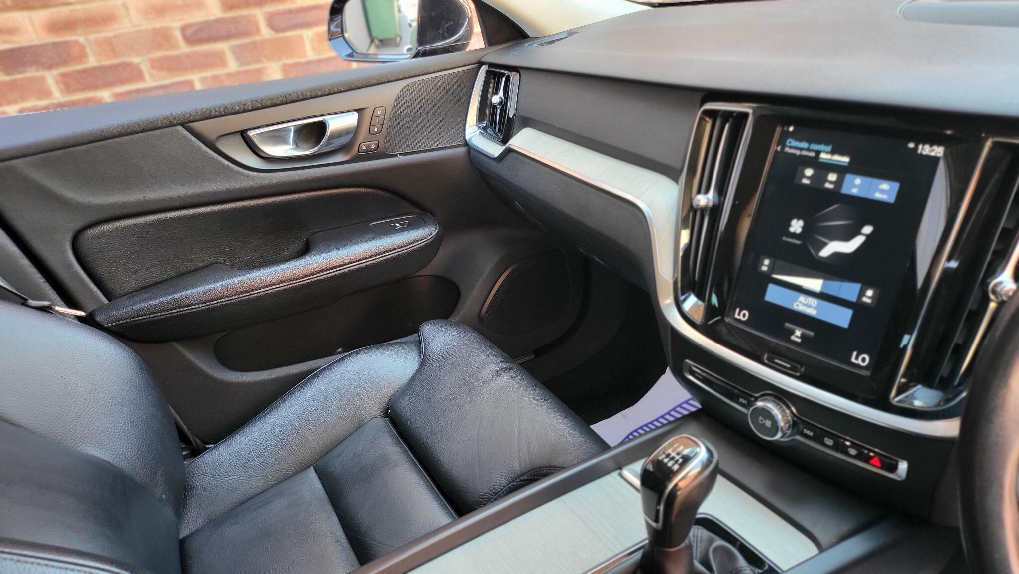 Volvo V60 view 32