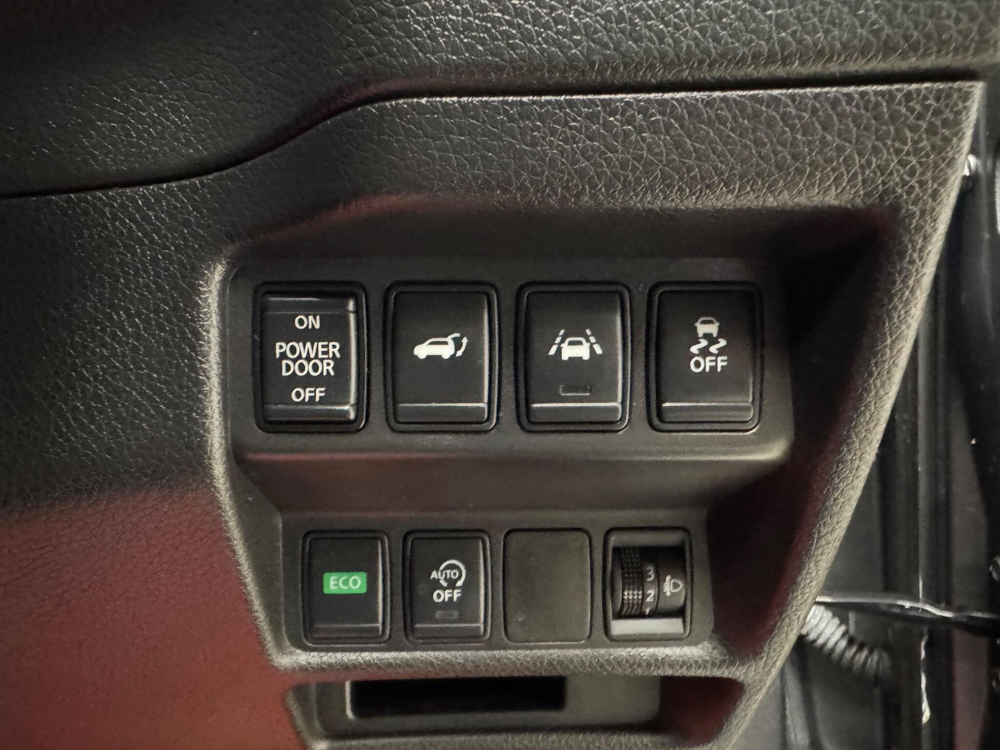 Nissan X-Trail view 10