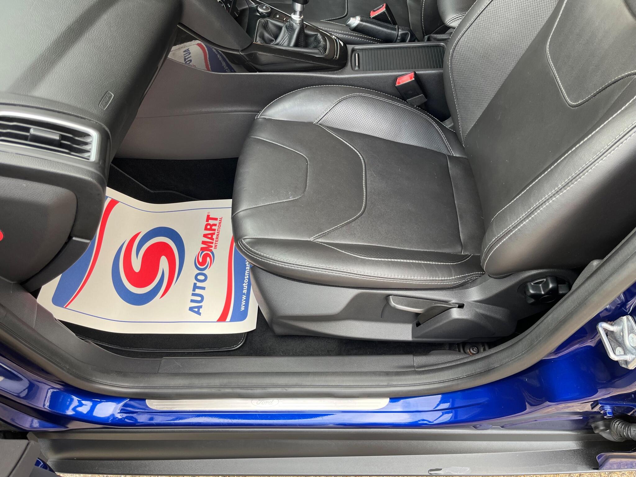 Ford Focus view 65