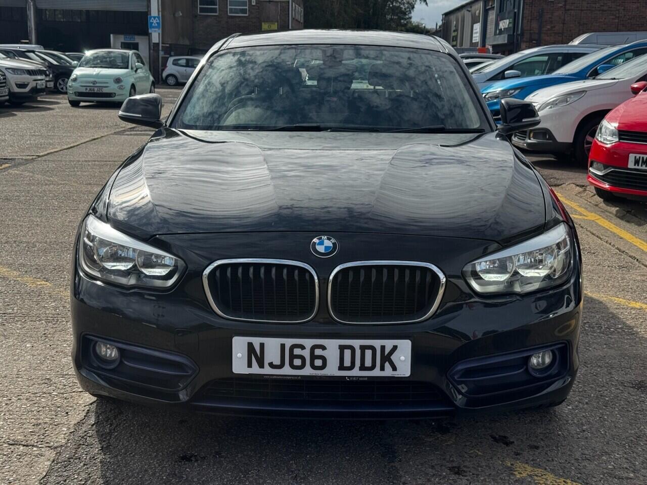 BMW 1 Series view 13