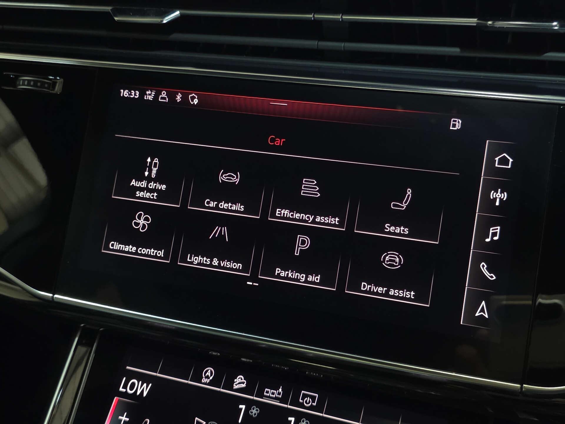 Audi Q7 view 33