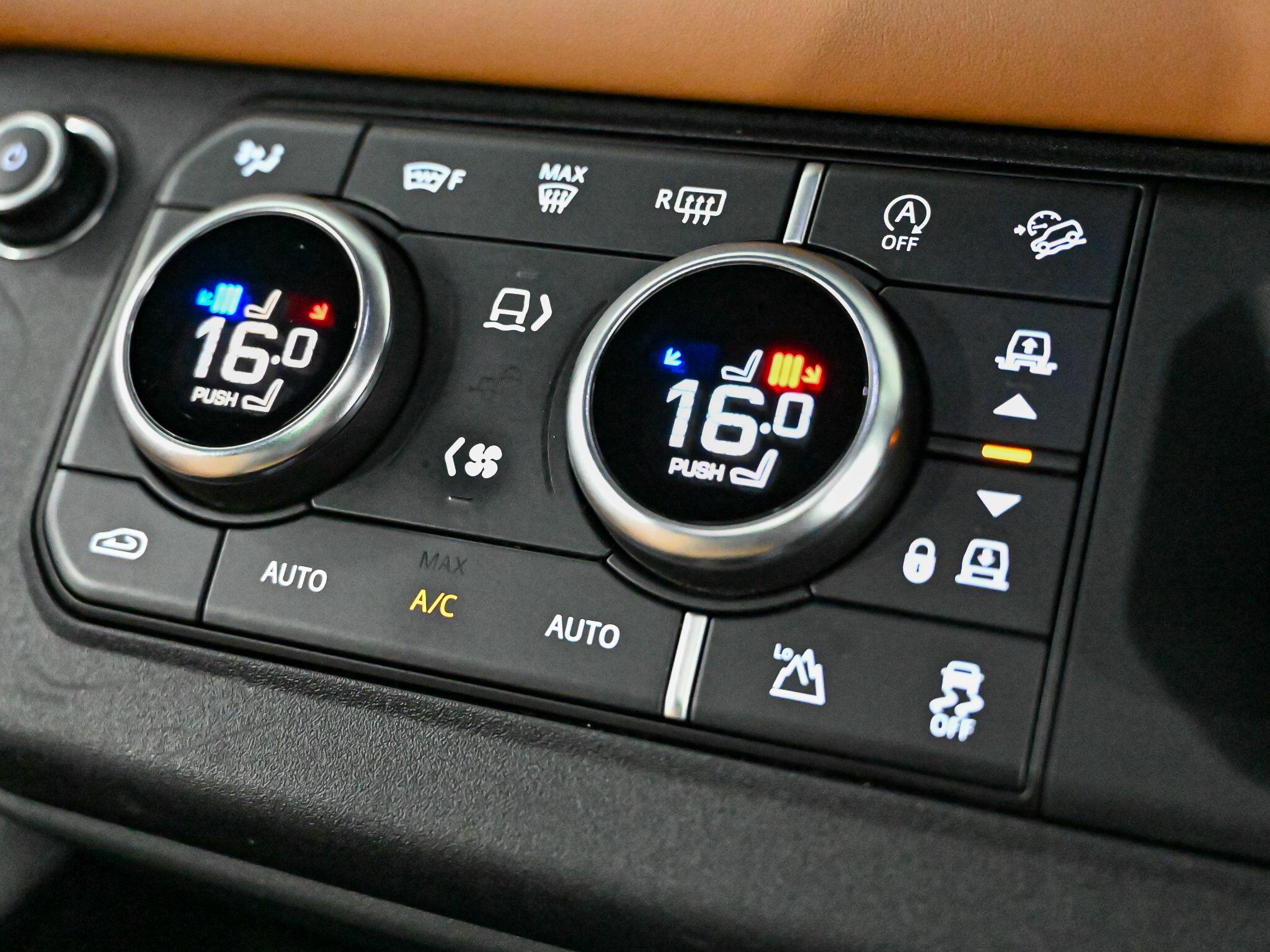 Land Rover Defender view 13