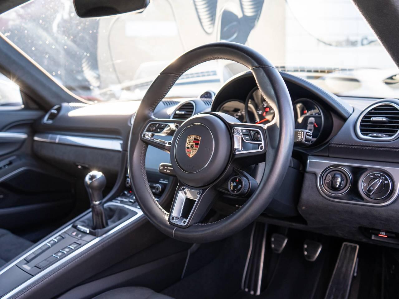 Porsche Cayman view 4
