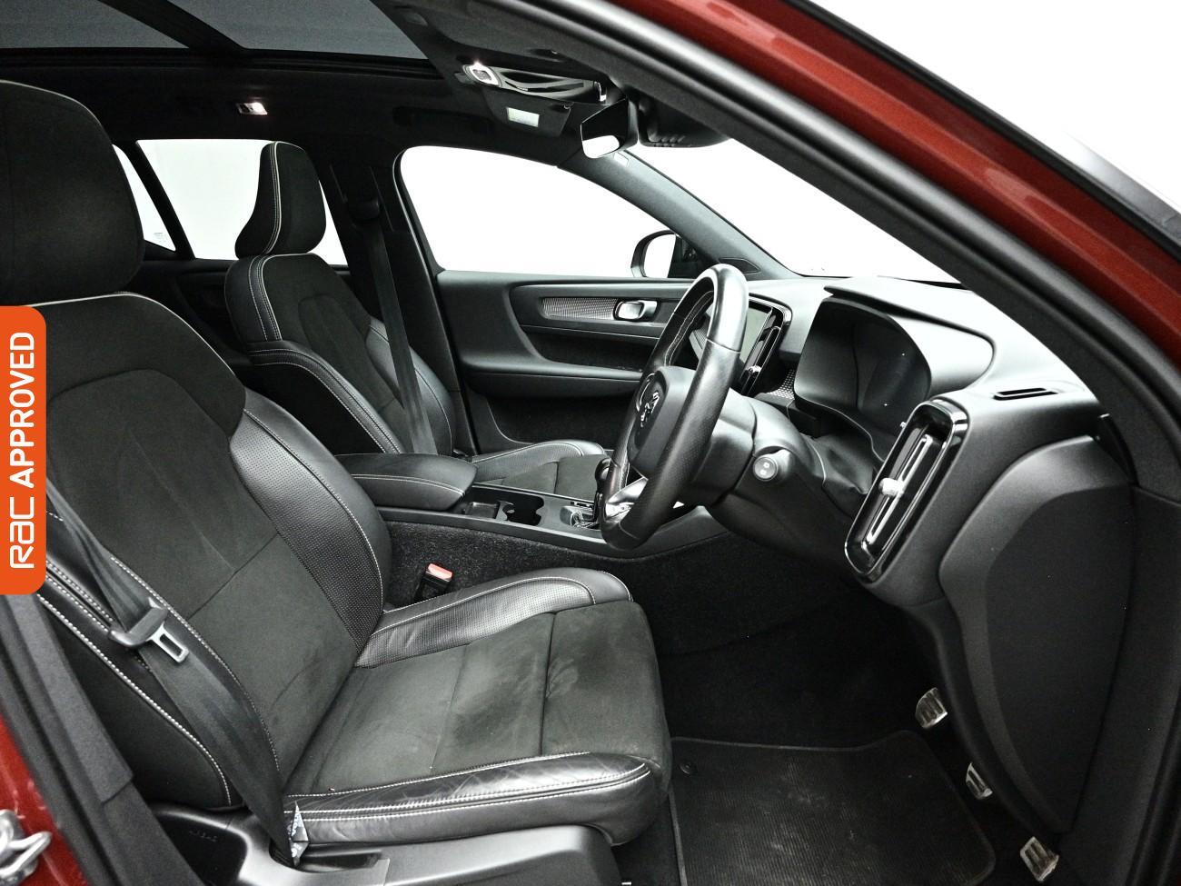 Volvo XC40 view 12