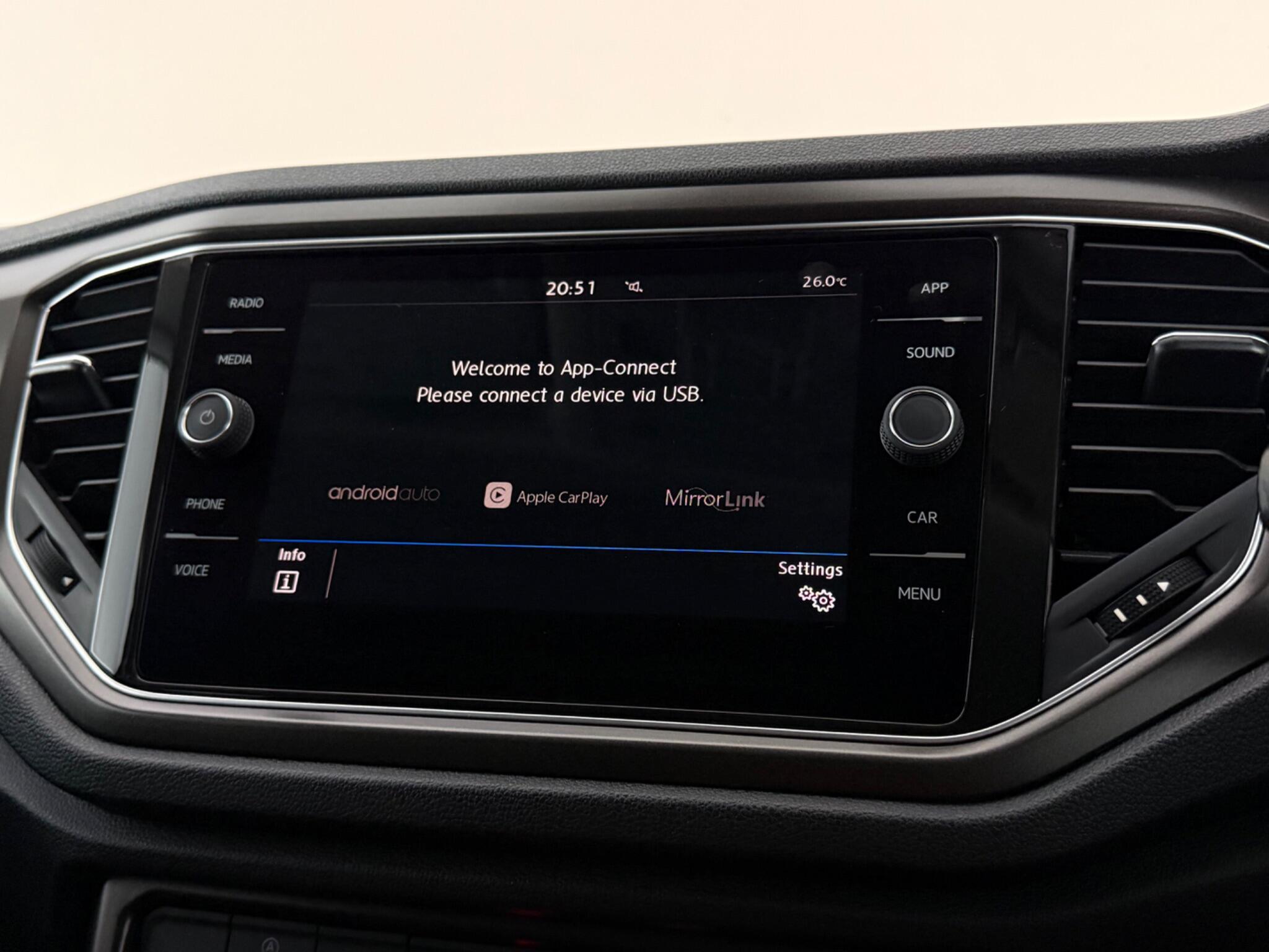 Volkswagen T-Roc view 24