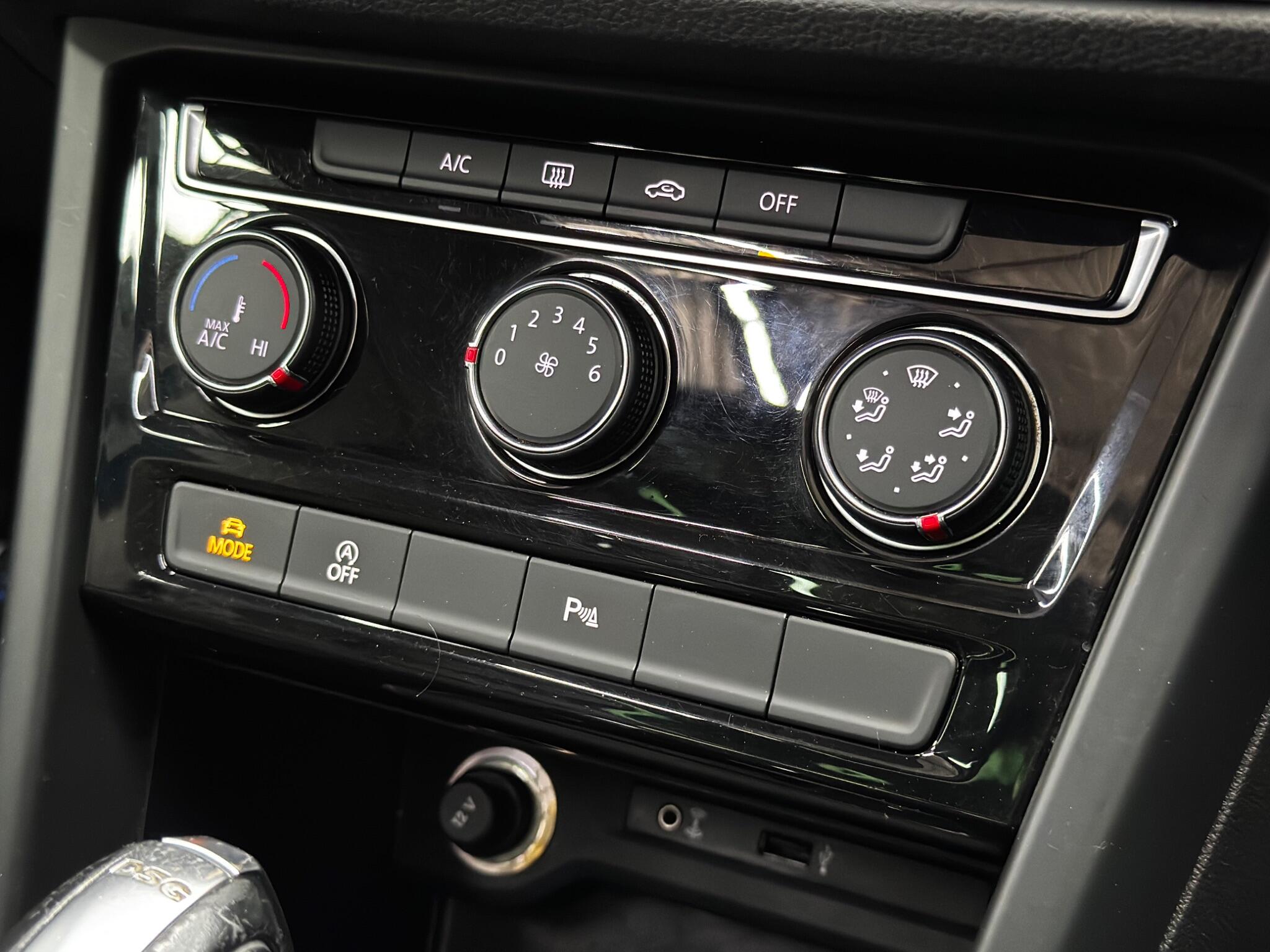 Volkswagen Touran view 28
