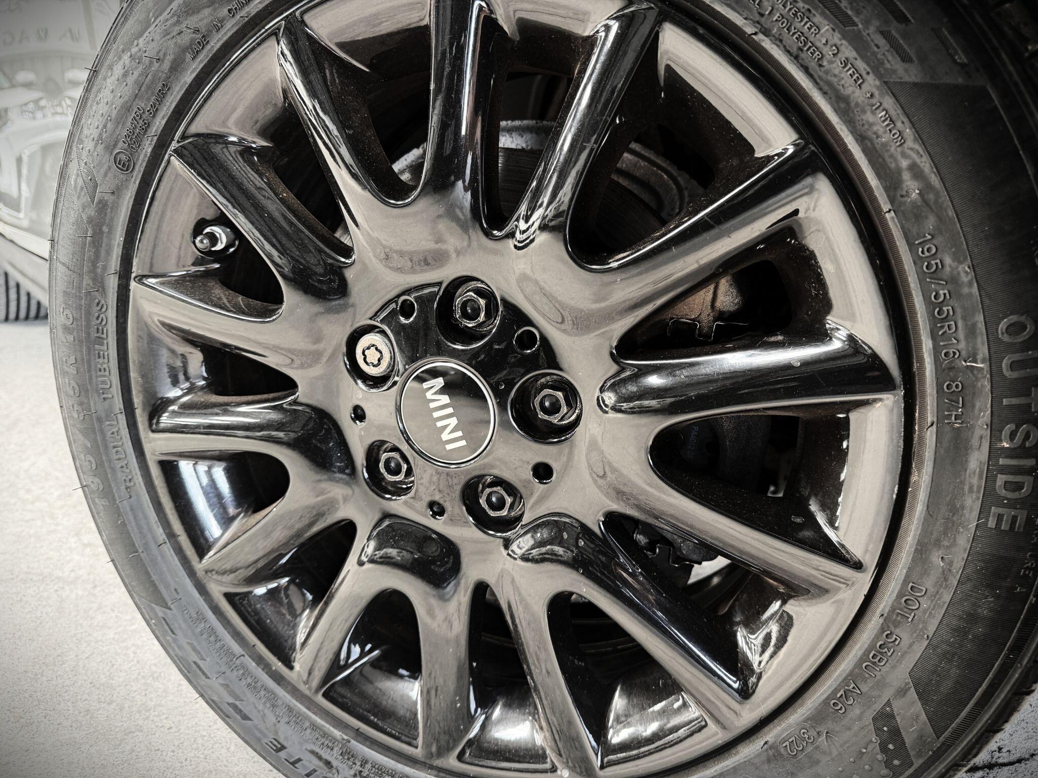 Mini Cooper view 16