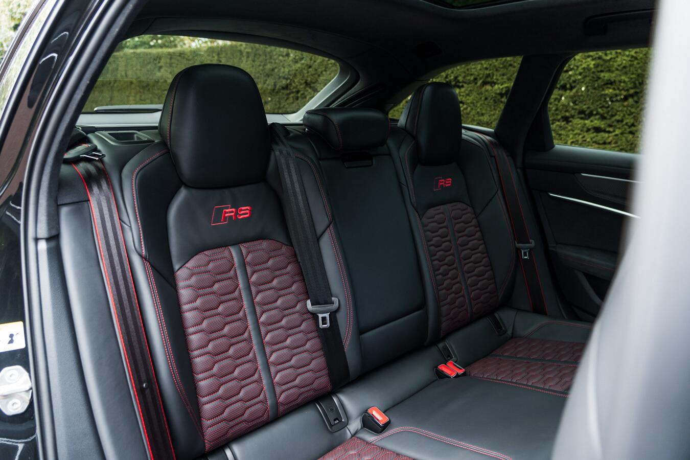Audi RS6 Avant view 47