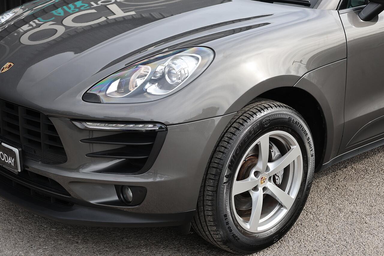 Porsche Macan view 32
