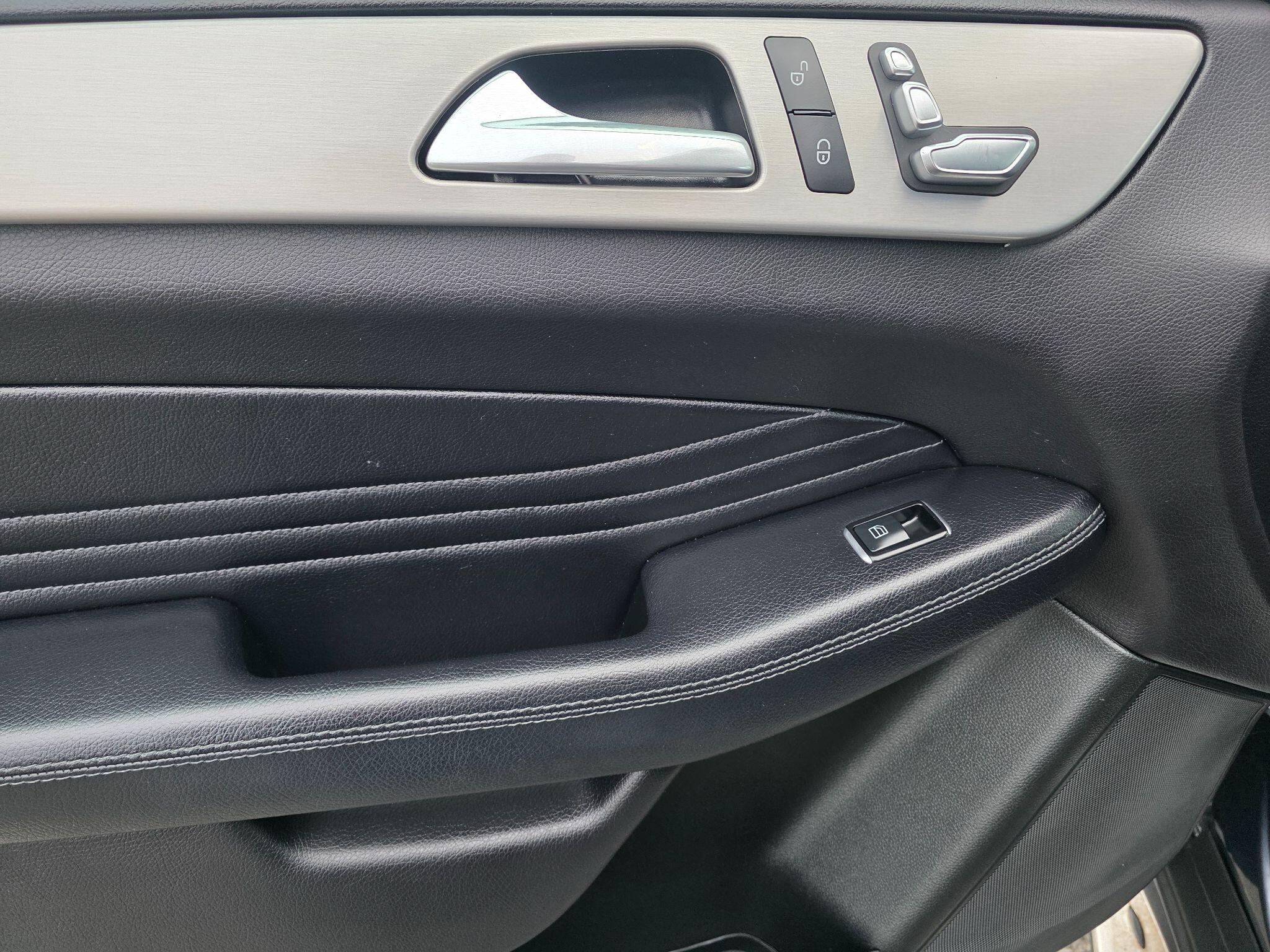 Mercedes-Benz Gle view 29