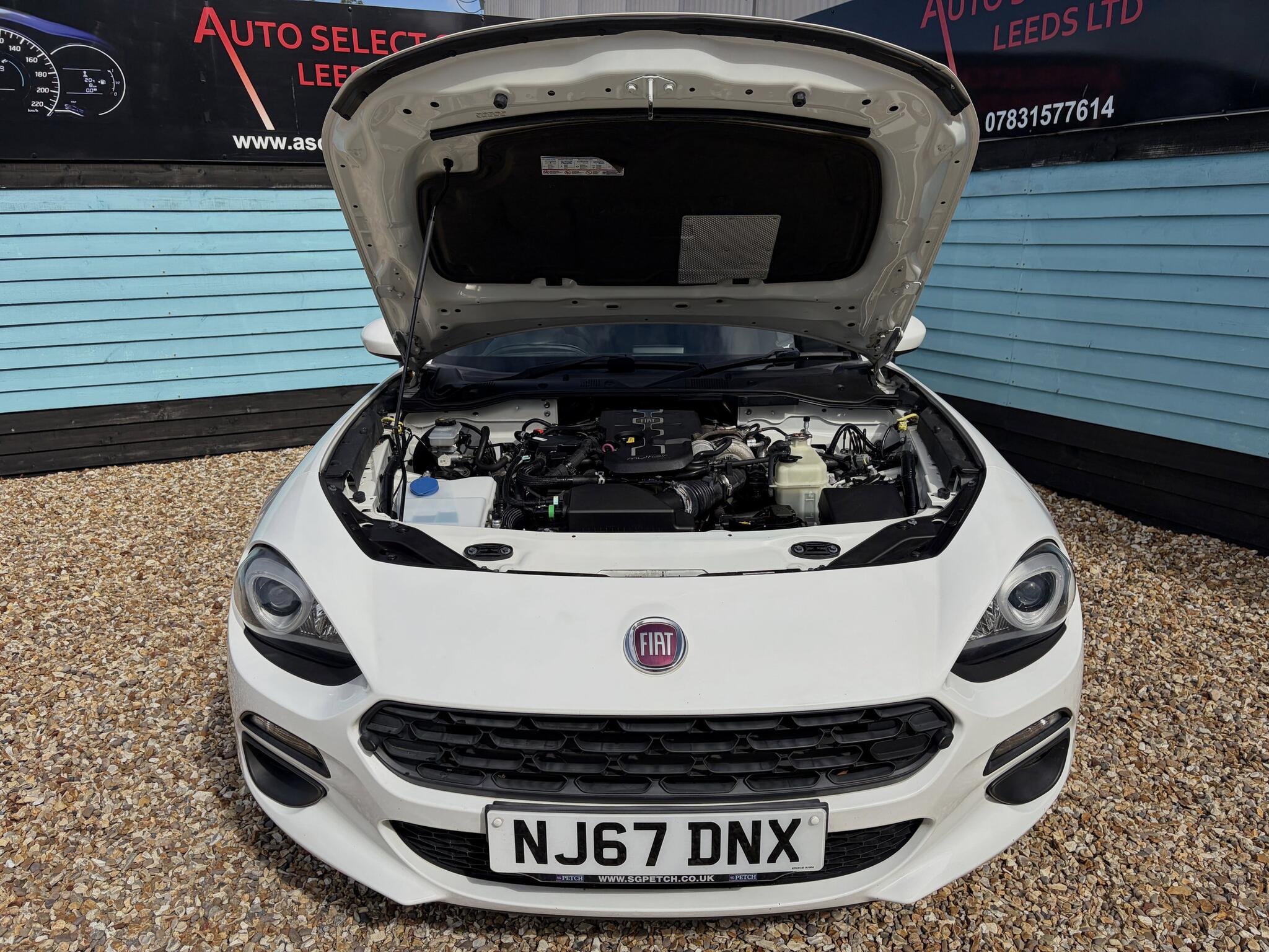 Fiat 124 Spider view 28