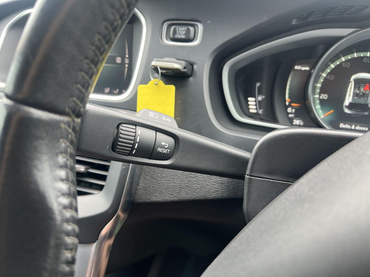 Volvo V40 Cross Country view 49