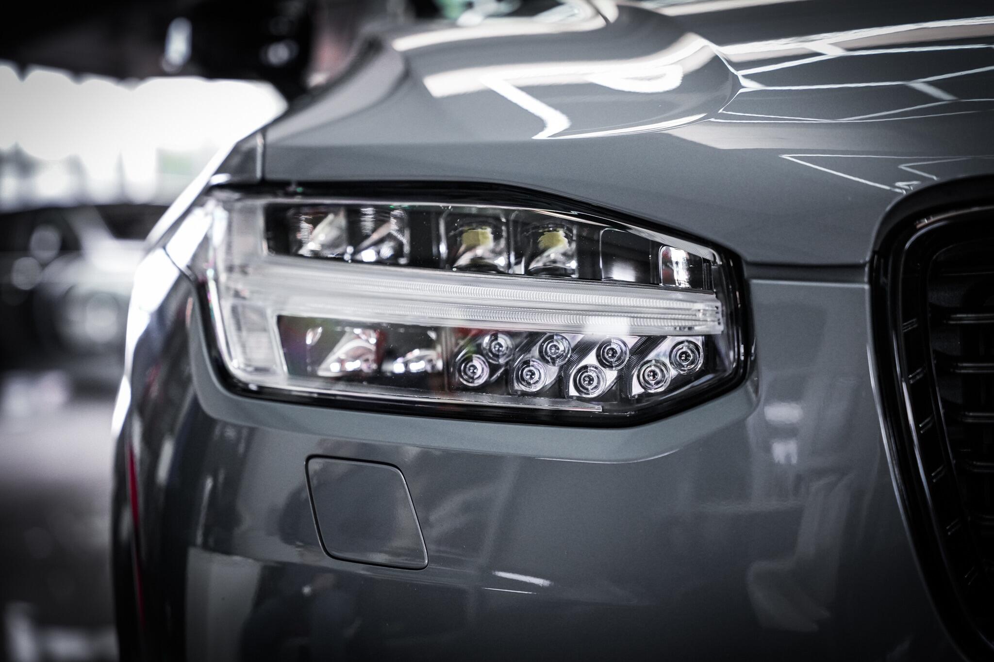 Volvo XC90 view 33