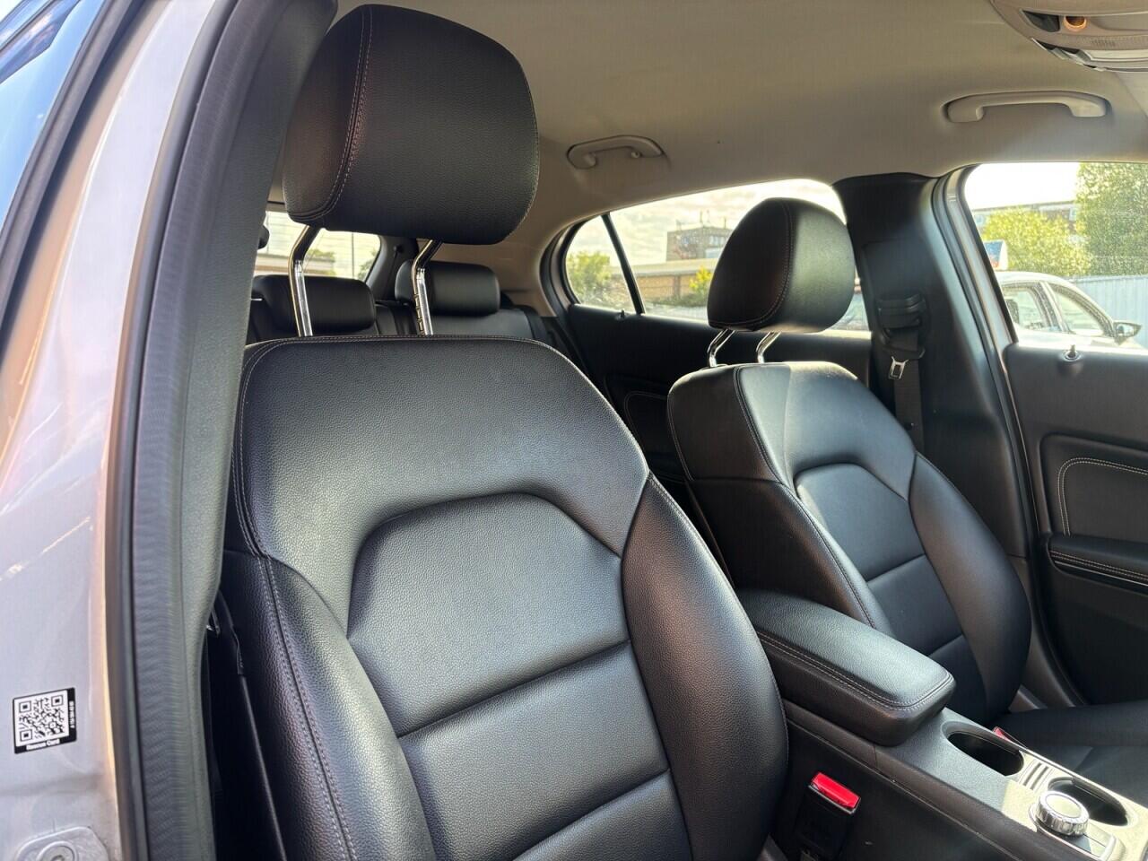 Mercedes-Benz Gla view 11