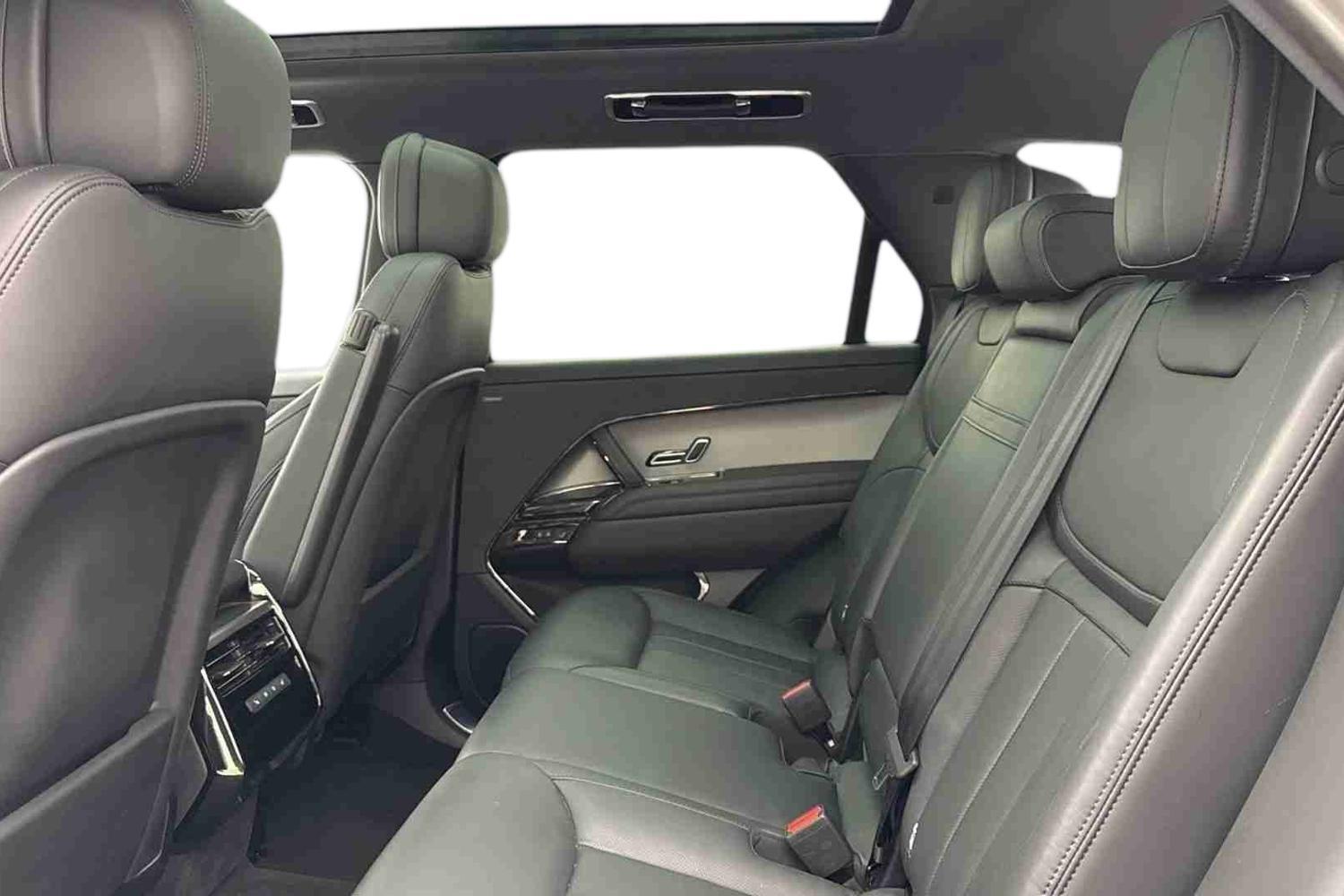 Land Rover Range Rover Sport view 4