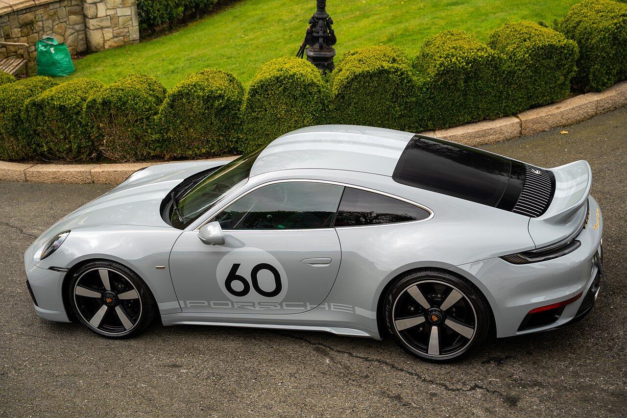 Porsche 911 view 94