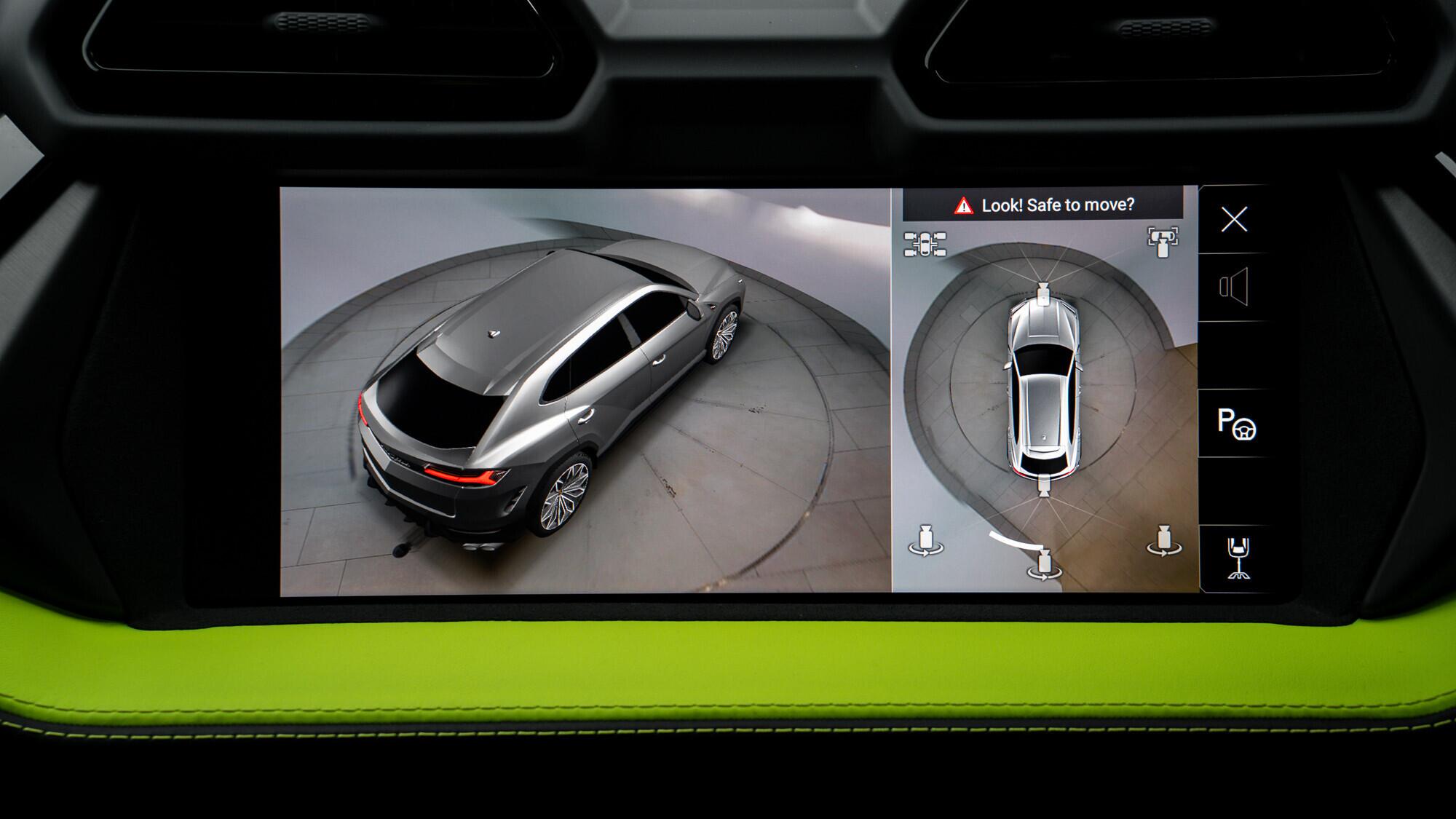 Lamborghini Urus view 36