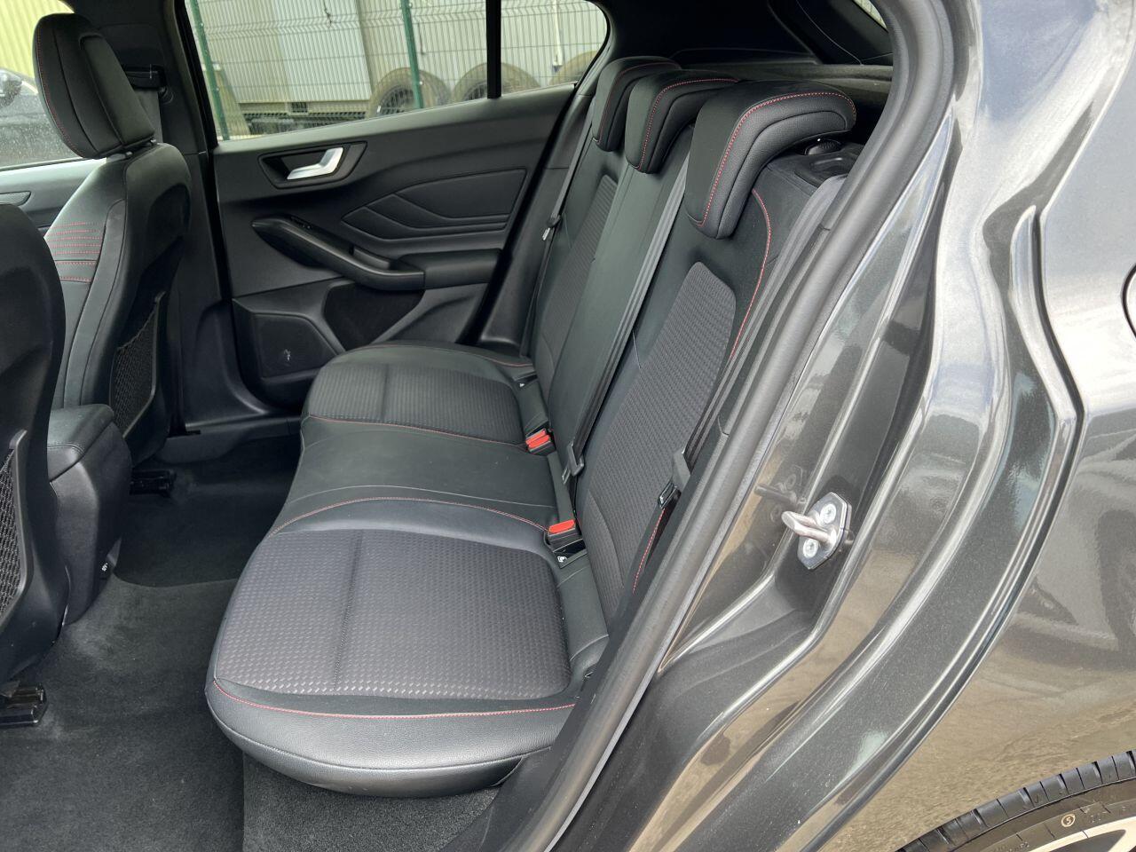 Ford Focus view 24