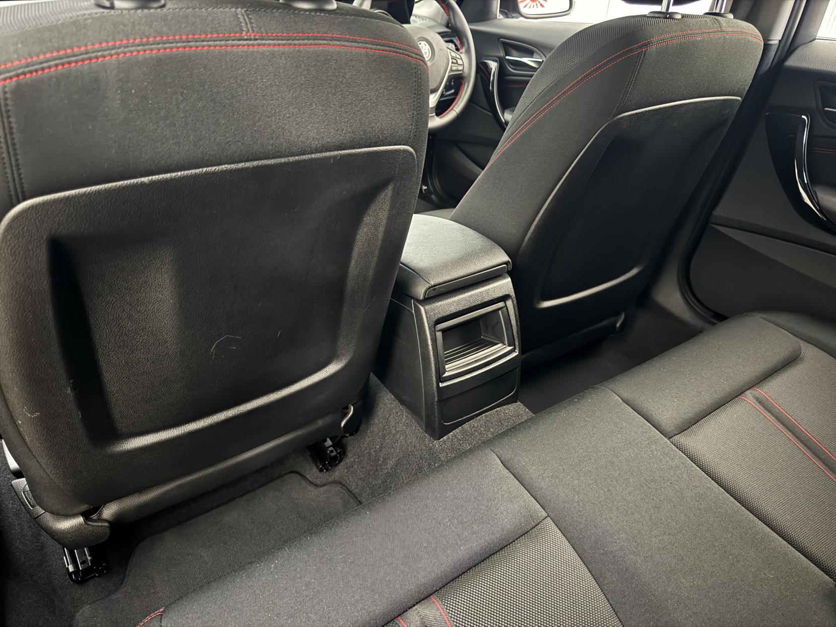BMW 1 Series view 54
