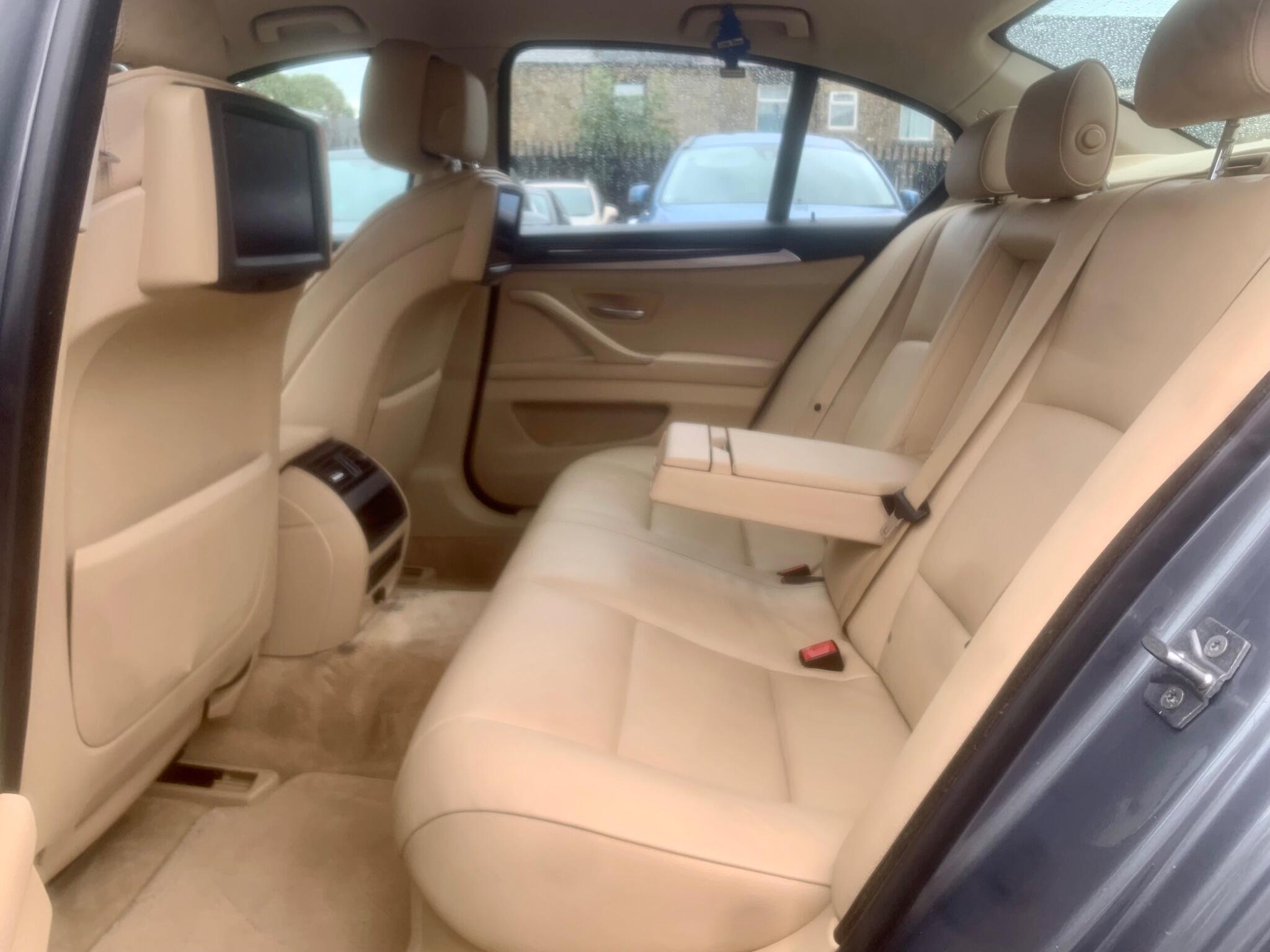 BMW 5 Series view 51