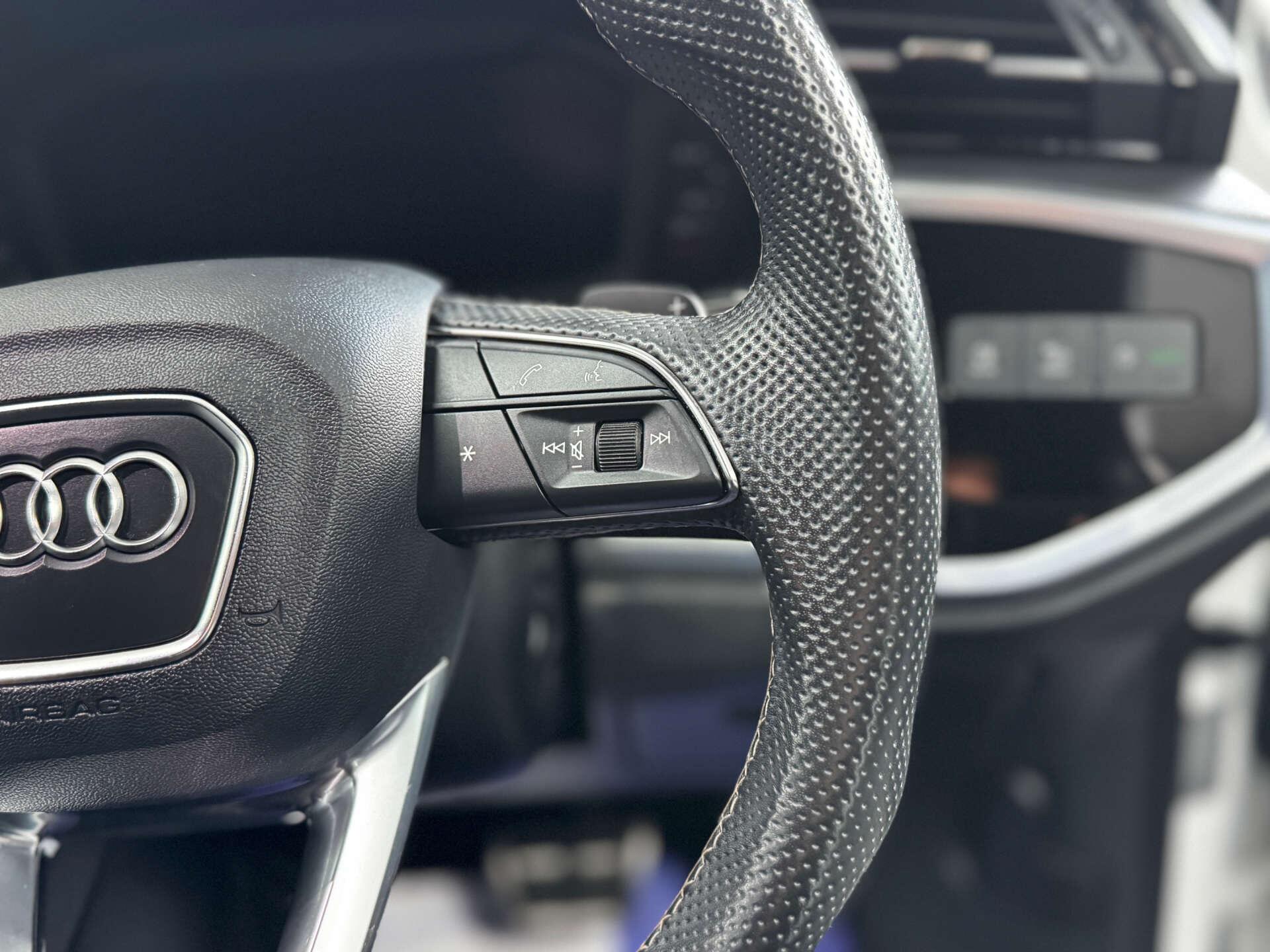 Audi Q3 view 46